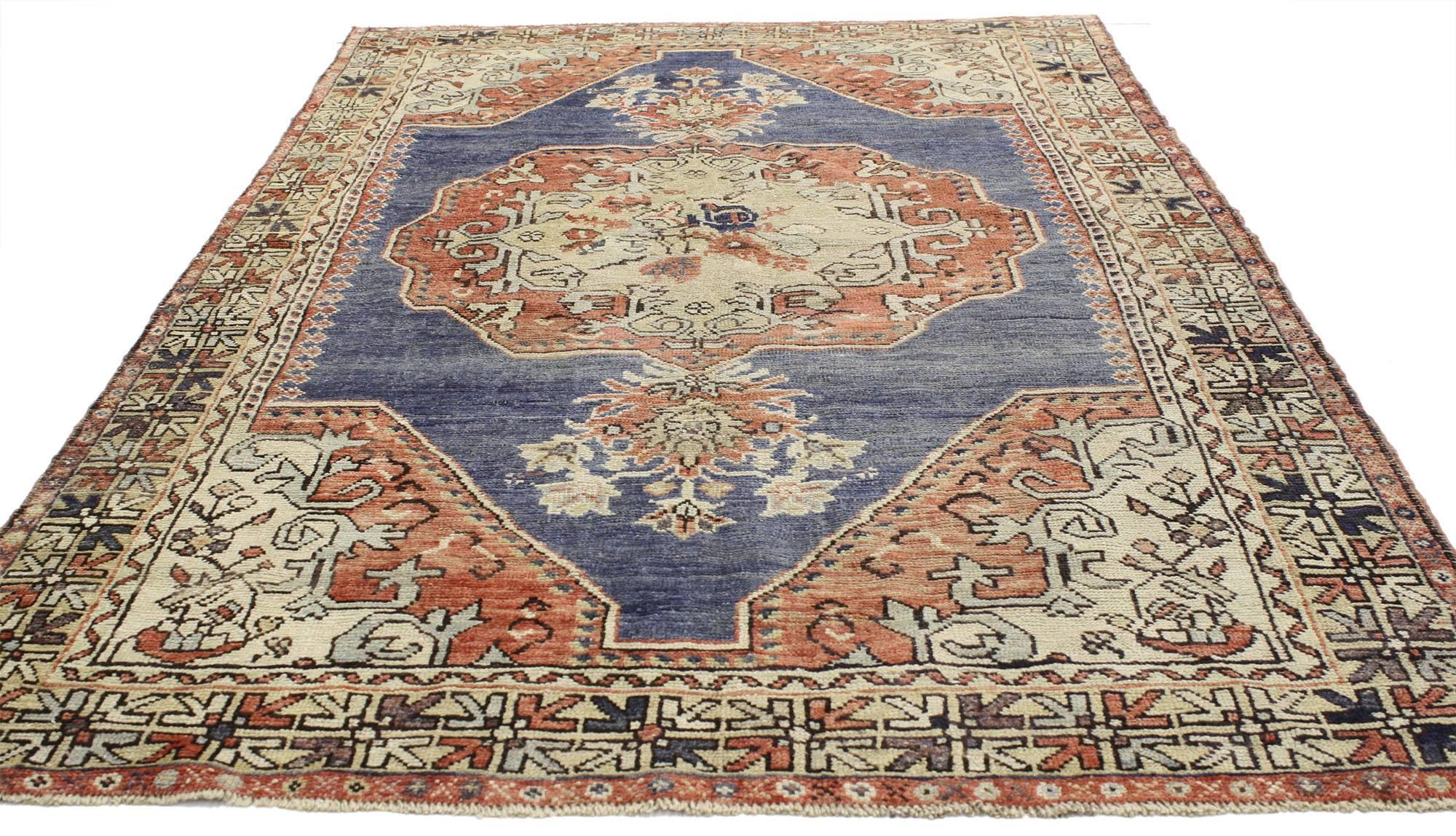 52256, vintage Turkish Oushak rug with modern Rustic style. This hand knotted woo vintage Turkish Oushak rug appears like a dazzling invitation to elegance and relaxation. Modern and rustic in style yet traditional in origin, this vintage Oushak Rug