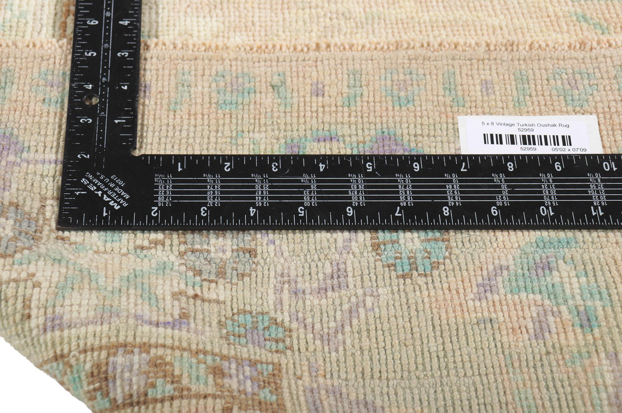 Vieux tapis turc Oushak avec style de cottage gustavien suédois en vente 9