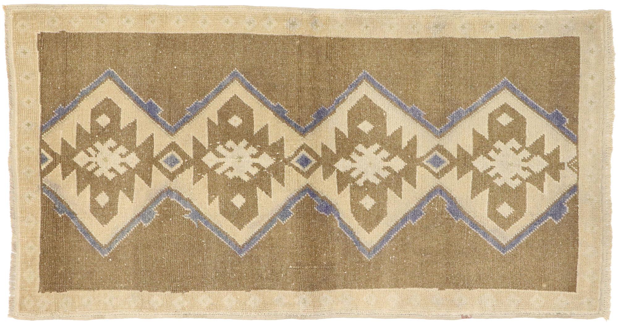 Türkischer Oushak-Teppich im modernen böhmischen Stil im Angebot 3