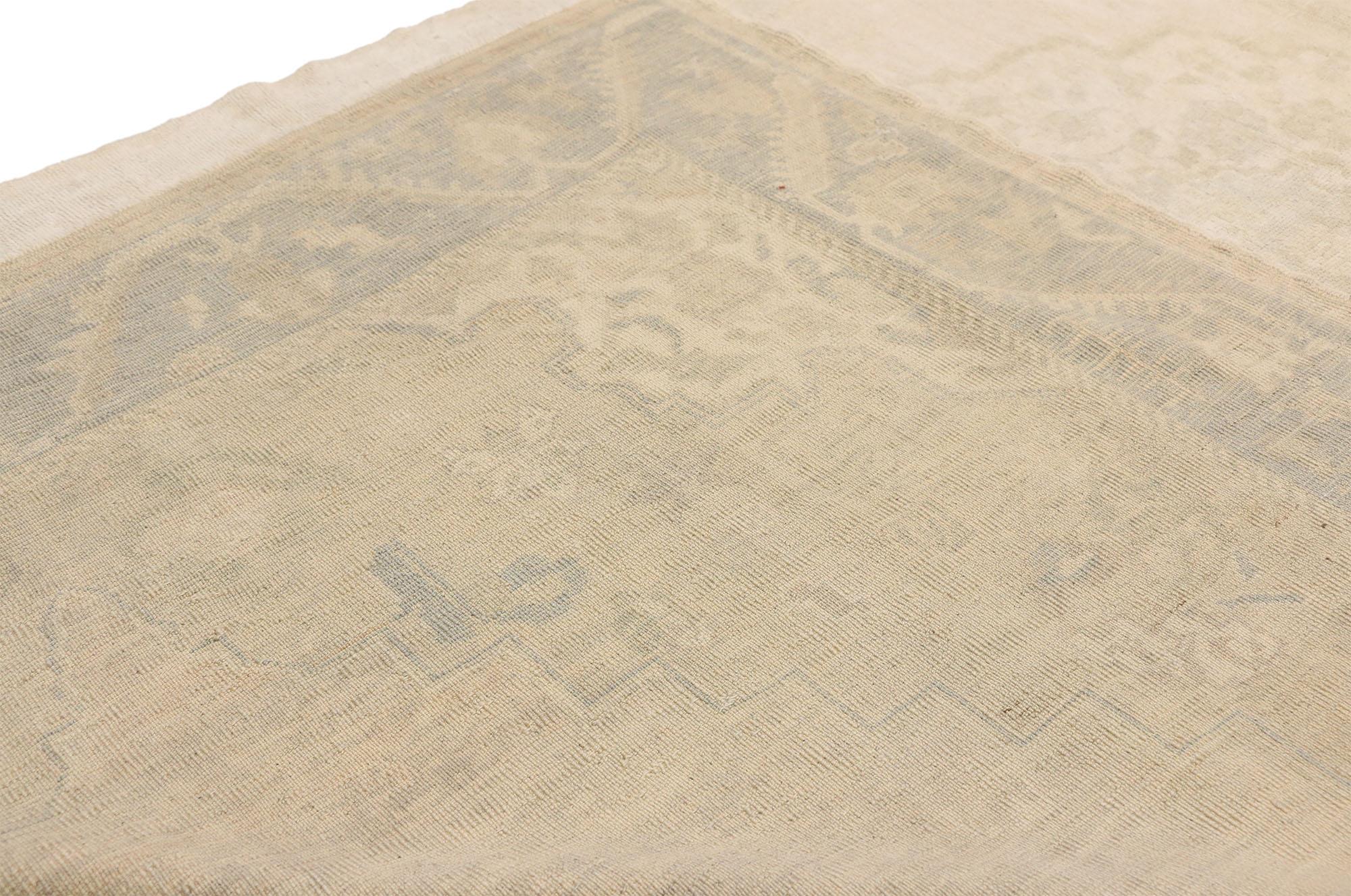 Noué à la main Tapis turc vintage d'Oushak avec style mission monochrome et couleurs sourdes en vente