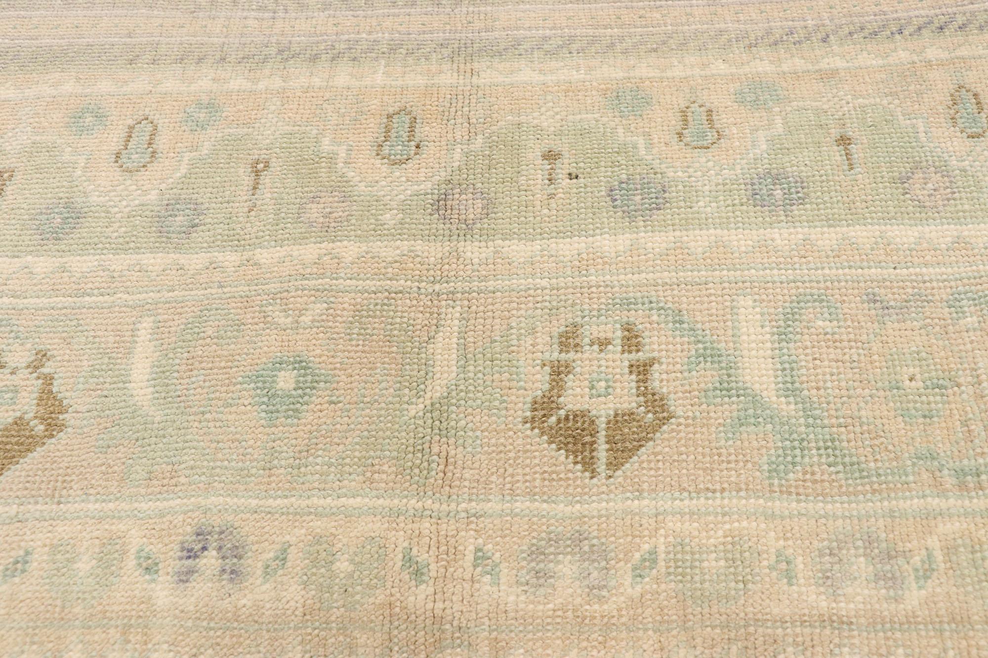 Muted Vintage Turkish Oushak Rug, Quiet Luxe Meets Calm Cohesion In Good Condition For Sale In Dallas, TX