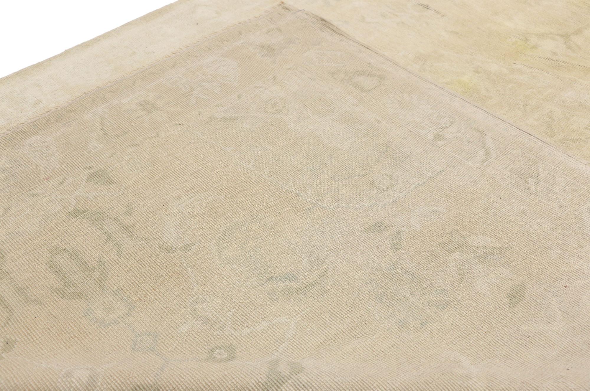 Türkischer Oushak-Teppich im monochromen Missionsstil mit neutralen Tönen, Vintage (20. Jahrhundert) im Angebot
