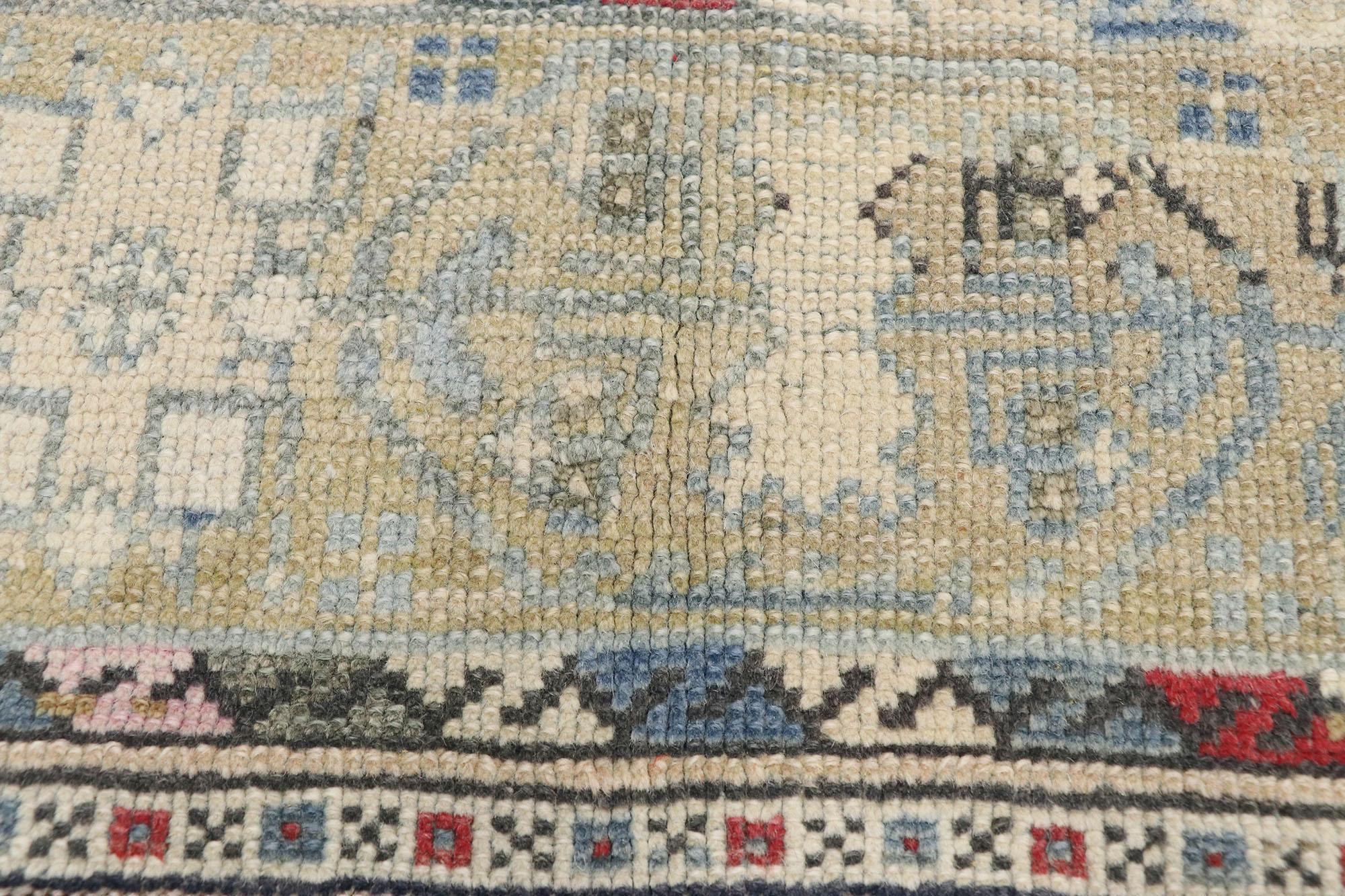 Vintage Turkish Oushak Rug with Relaxed Federal Style In Good Condition In Dallas, TX