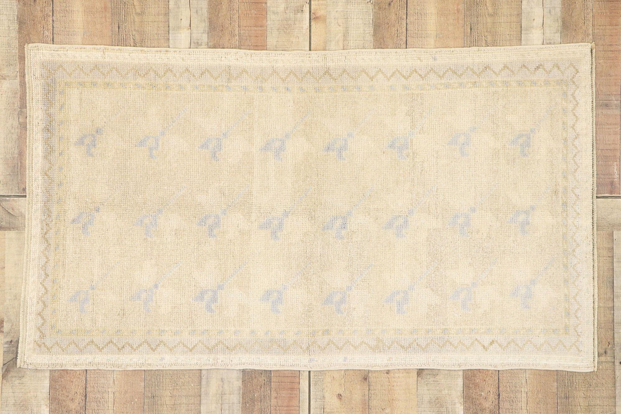 Vintage Turkish Oushak Rug with Romantic Farmhouse Georgian Cottage Style 2