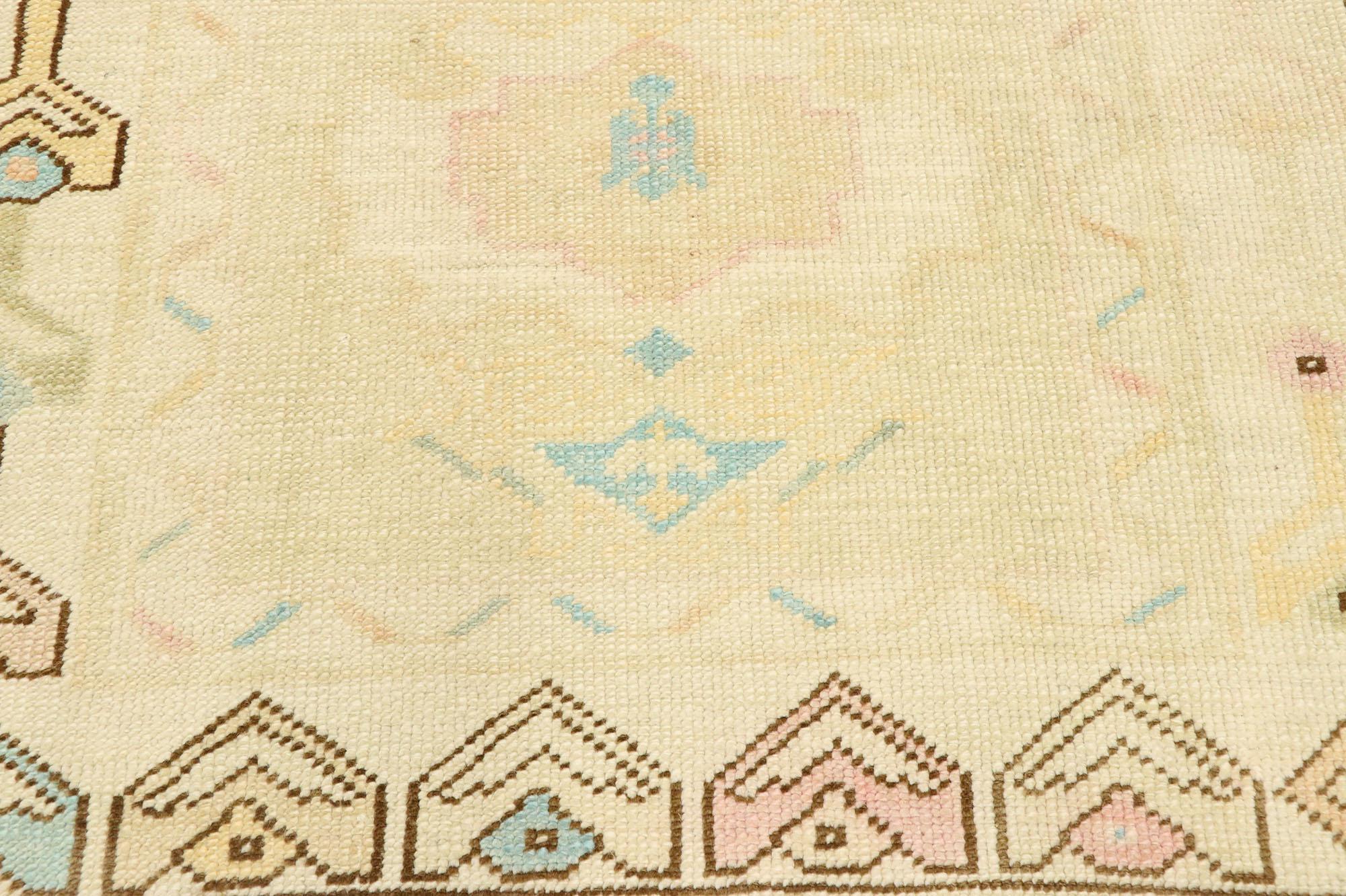 Türkischer Oushak-Teppich im französischen Vintage-Stil mit romantischem georgianischem Landhausstil im Zustand „Gut“ im Angebot in Dallas, TX