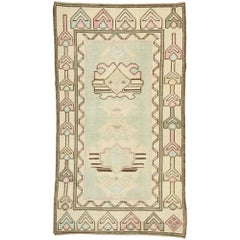 Tapis turc vintage Oushak avec cottage géorgien romantique de style français