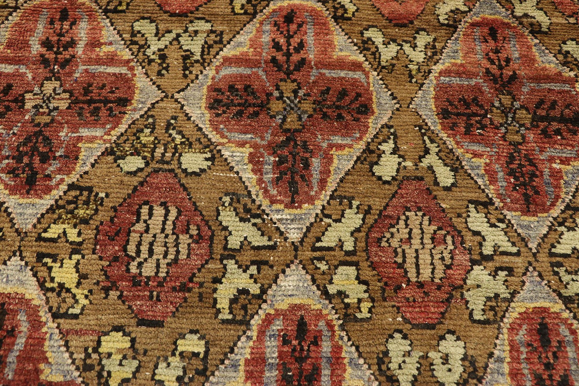 Vintage Turkish Oushak Rug with Rustic Elizabethan Style In Good Condition For Sale In Dallas, TX
