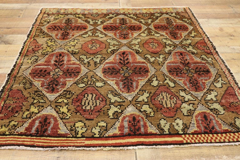 Elizabethan Rug Vintage Turkish Oushak Rug with Rustic Elizabethan Style For Sale at ...