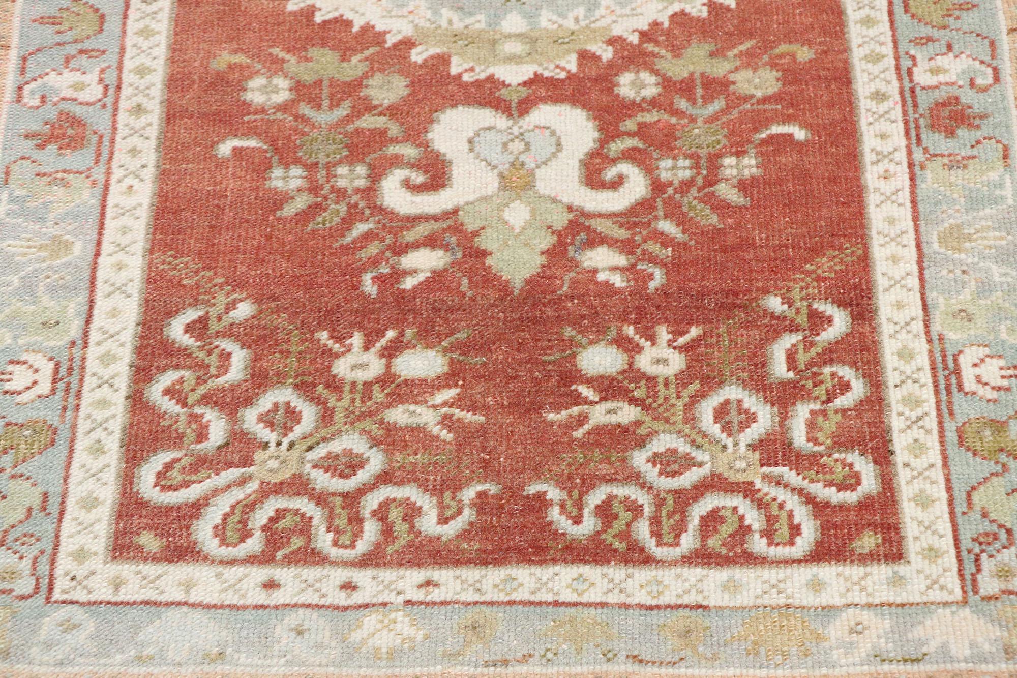 Vintage Turkish Oushak Rug with Rustic French Rococo Style In Good Condition For Sale In Dallas, TX