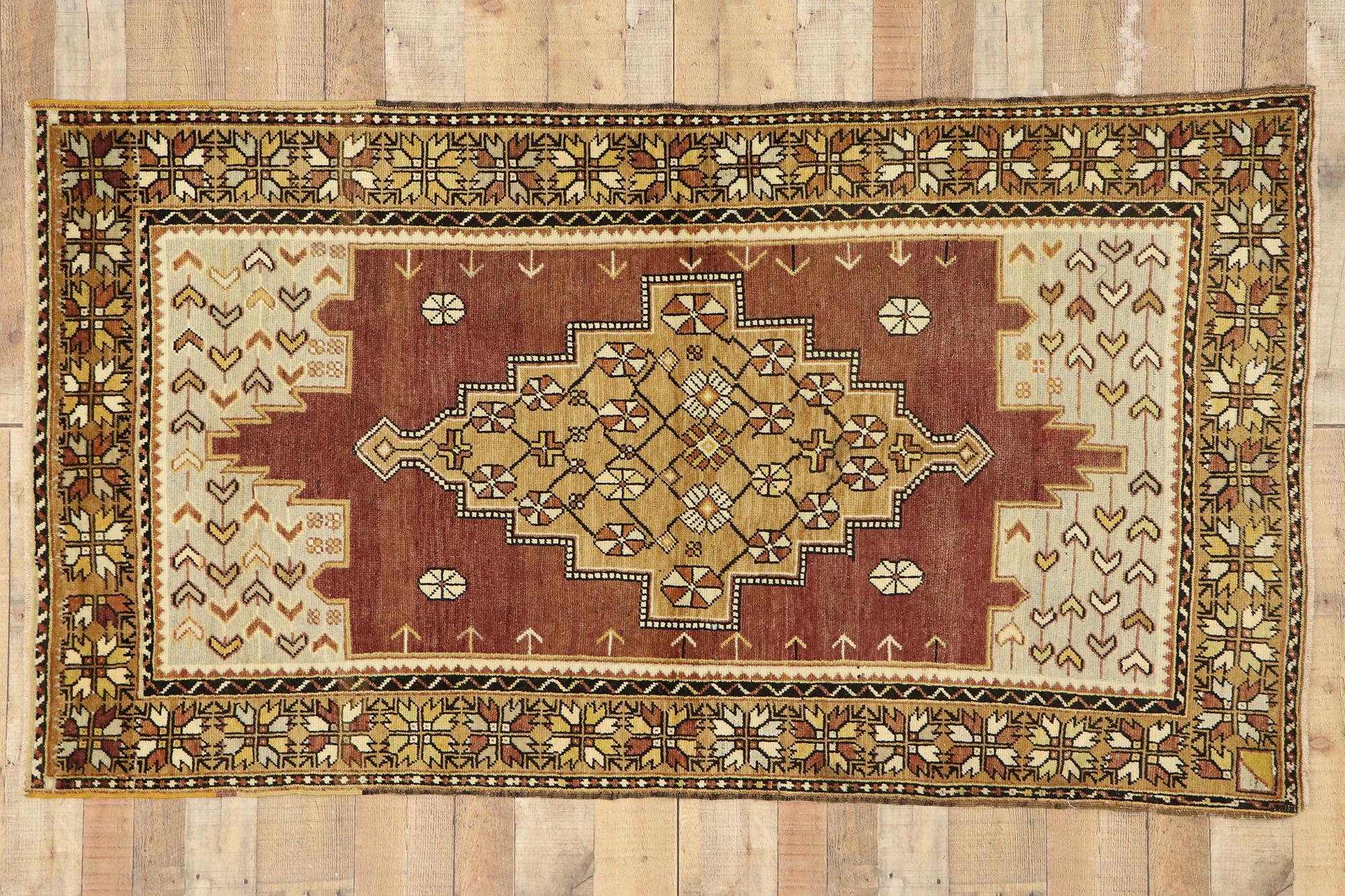 Vintage Turkish Oushak Rug with Rustic Modern Artisan Style For Sale 2