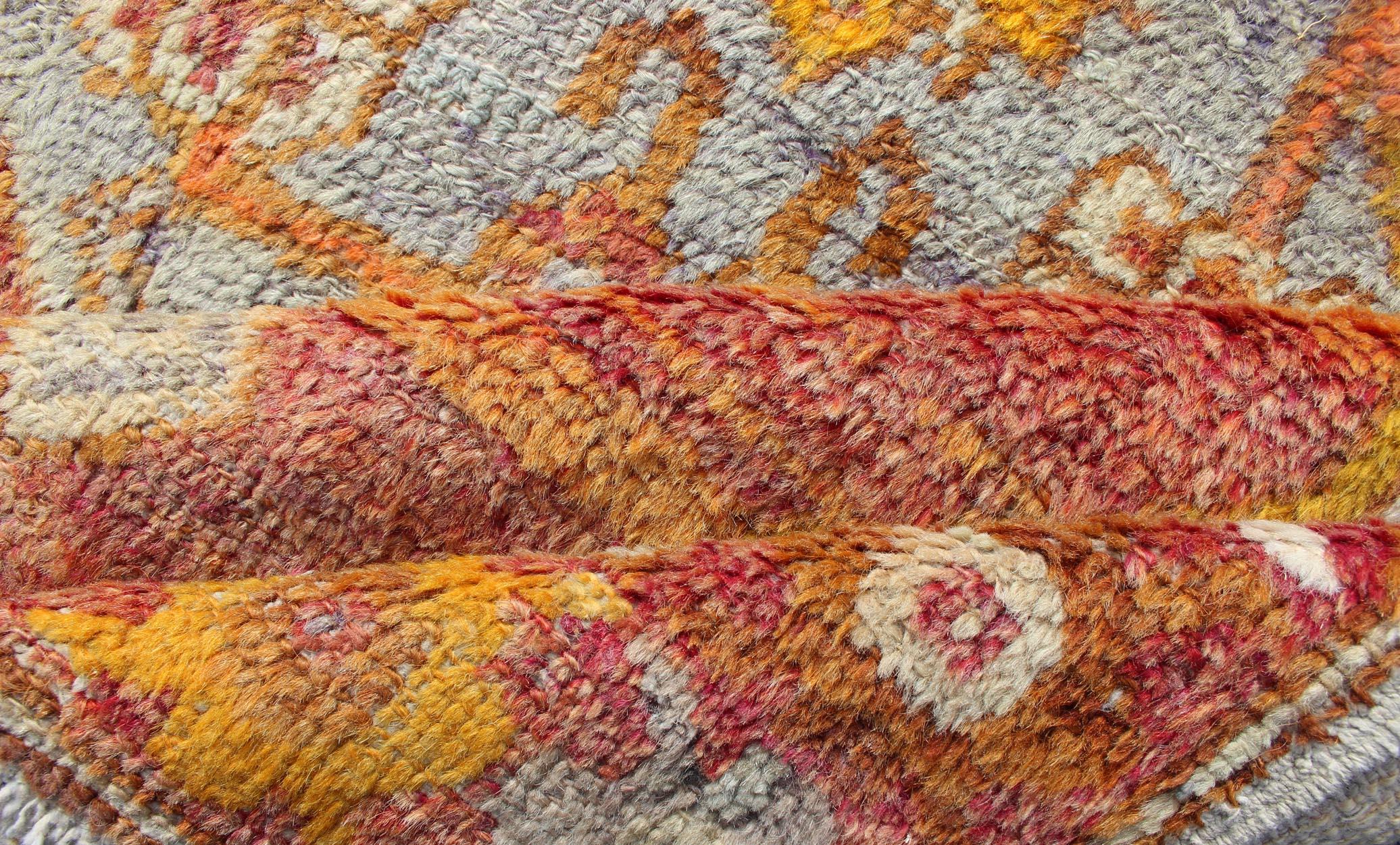 Vintage Turkish Oushak Rug with Soft Gray and Vibrant Orange 2'10 x 4'5 For Sale 3