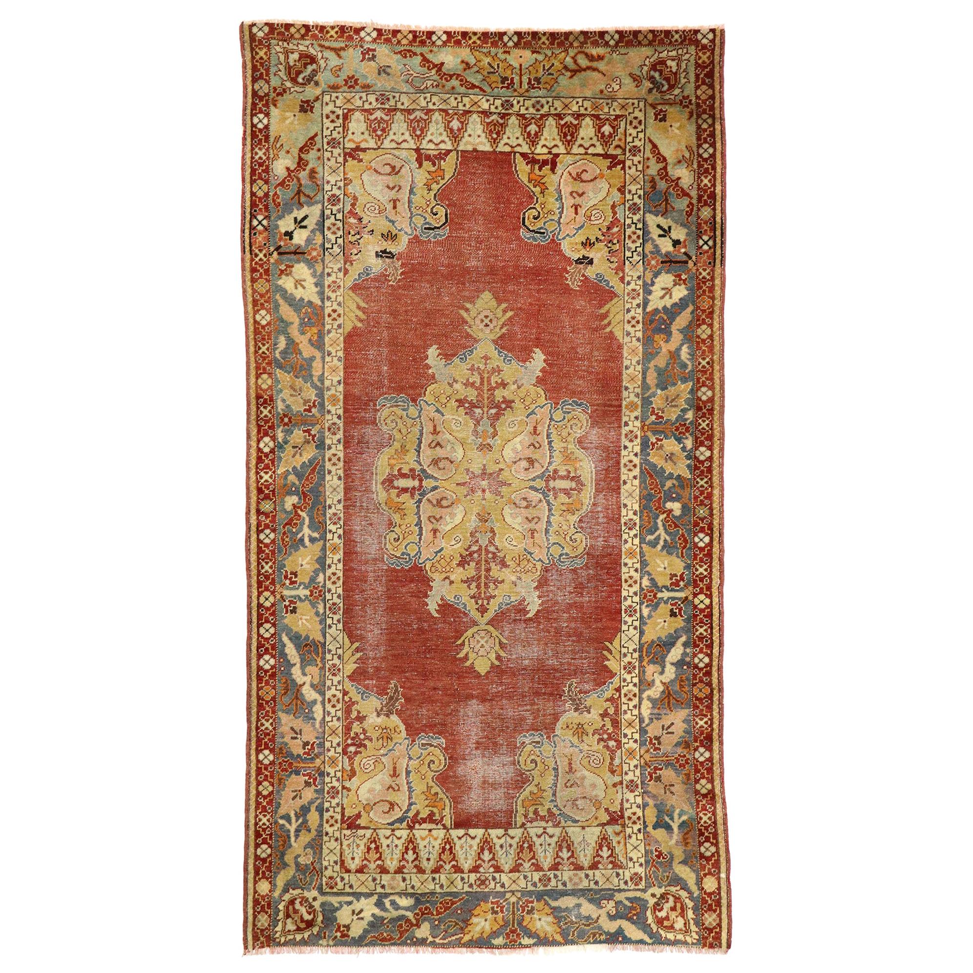 Tapis turc vintage d'Oushak avec style néoclassique Living du Sud en vente