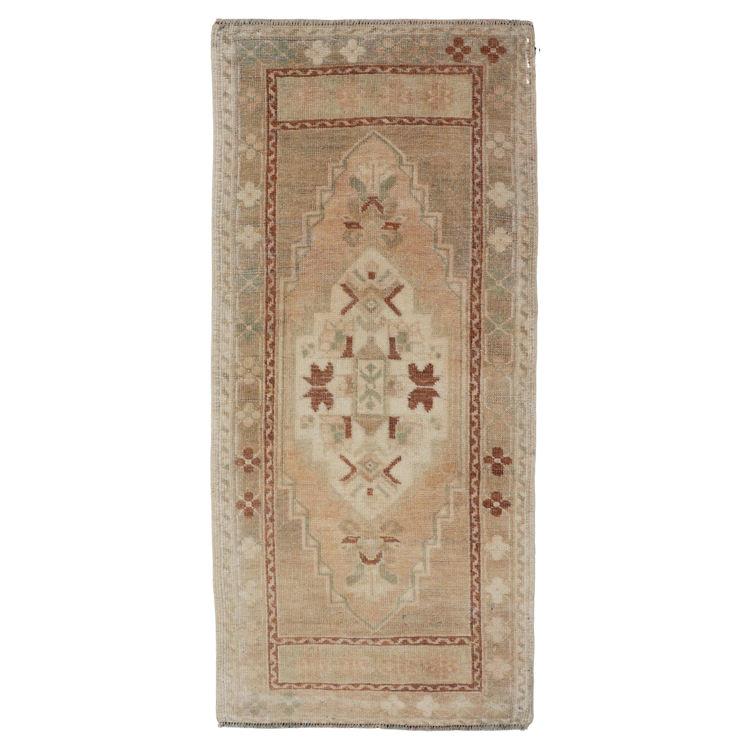 Vintage Turkish Oushak Rug with Sub-Geometric Medallion Design & Neutral colors For Sale