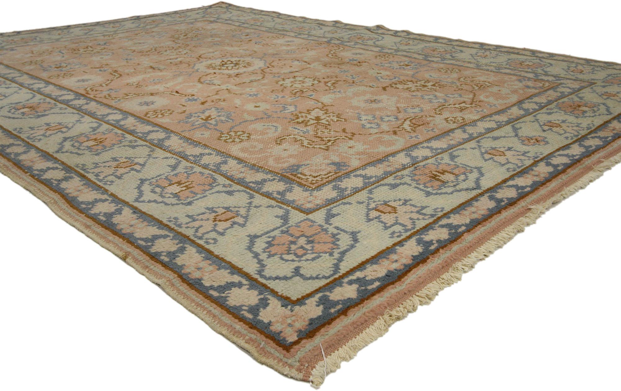 72423, vintage Turkish Oushak rug with Swedish Farmhouse or English Country style. Expressing homegrown charm and hospitality, this hand knotted wool vintage Turkish Oushak rug displays a shabby chic farmhouse style. The intricate designs and