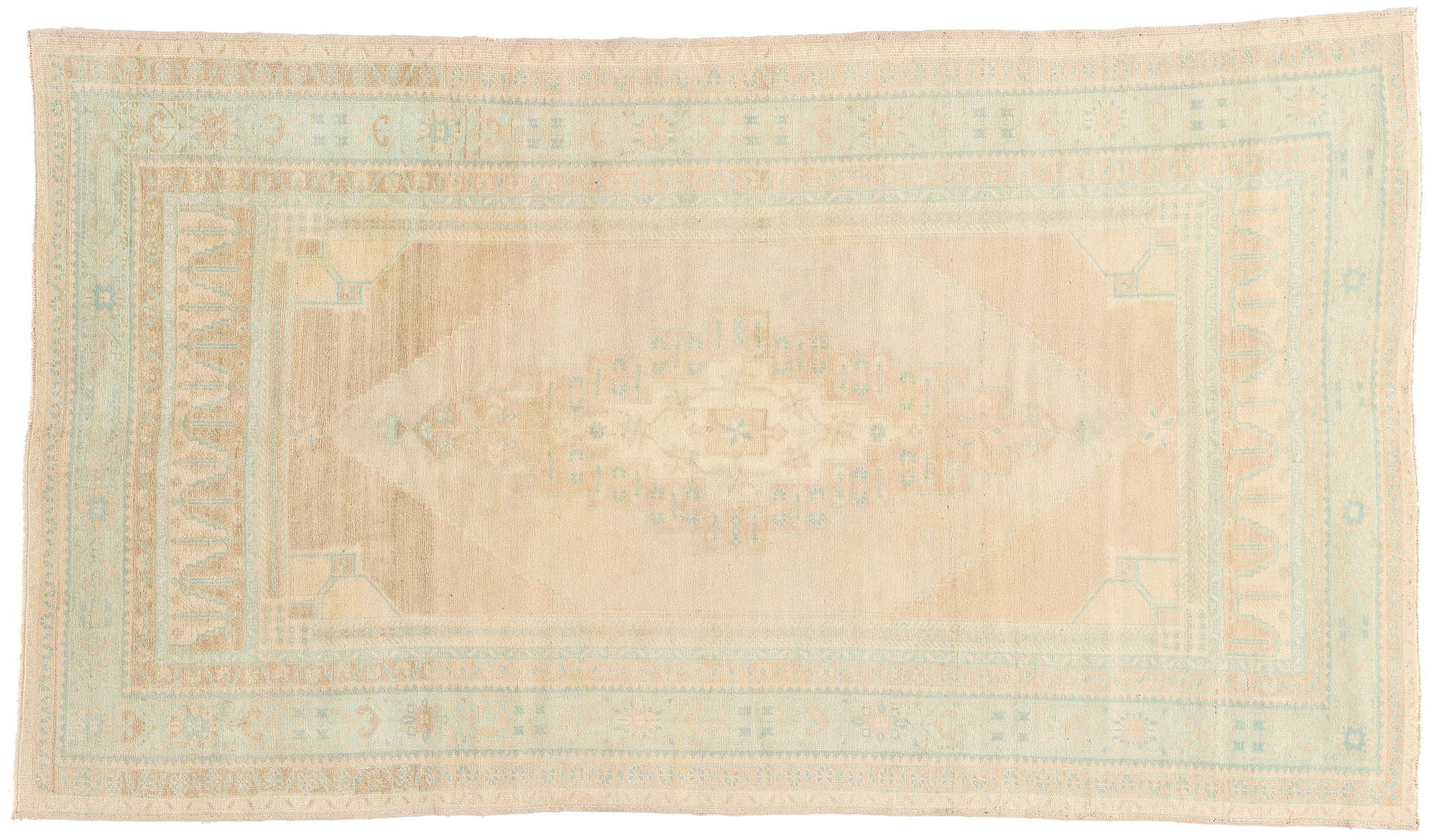 1950's Turkish Oushak Rug with Contemporary Style For Sale 9