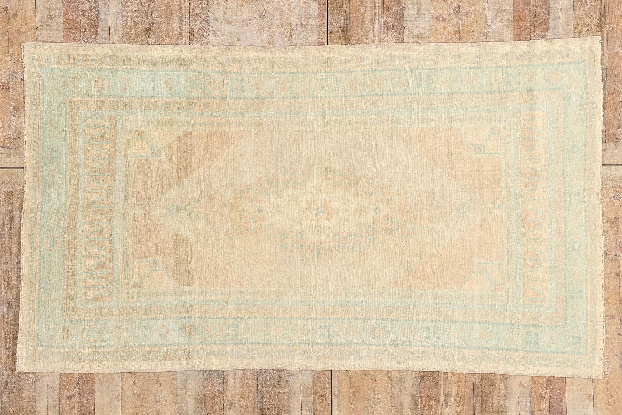 1950's Turkish Oushak Rug with Contemporary Style For Sale 6