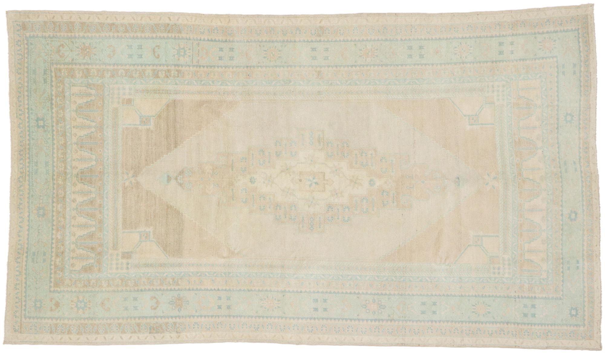1950's Turkish Oushak Rug with Contemporary Style For Sale 8