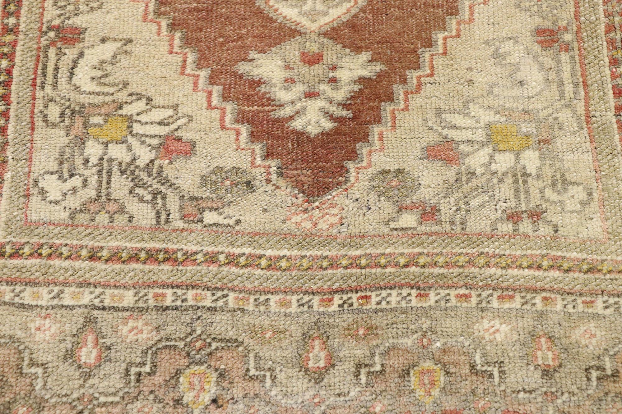 Vintage Turkish Oushak Rug with Traditional Modern Style In Good Condition For Sale In Dallas, TX
