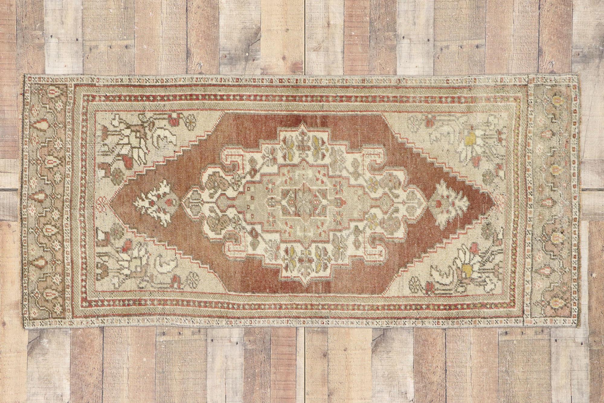 Vintage Turkish Oushak Rug with Traditional Modern Style For Sale 2