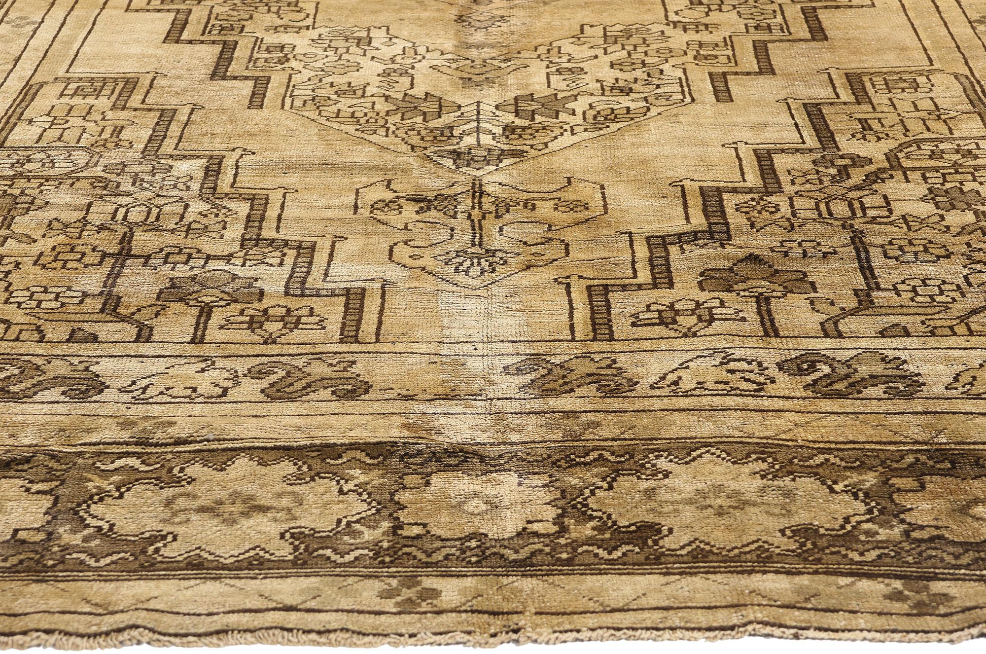 1960's Turkish Oushak Rug with Traditional Style and Warm Earth-Tones For Sale 1