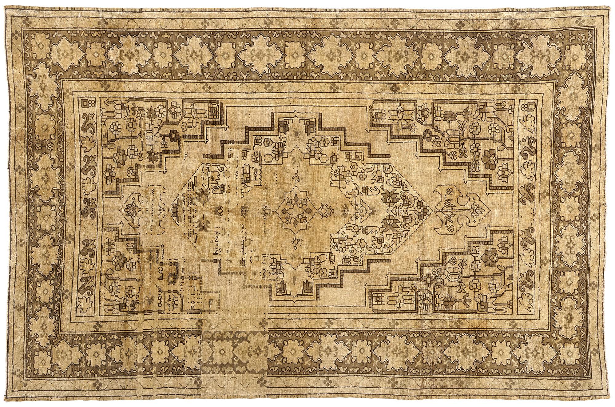 1960's Turkish Oushak Rug with Traditional Style and Warm Earth-Tones For Sale 4