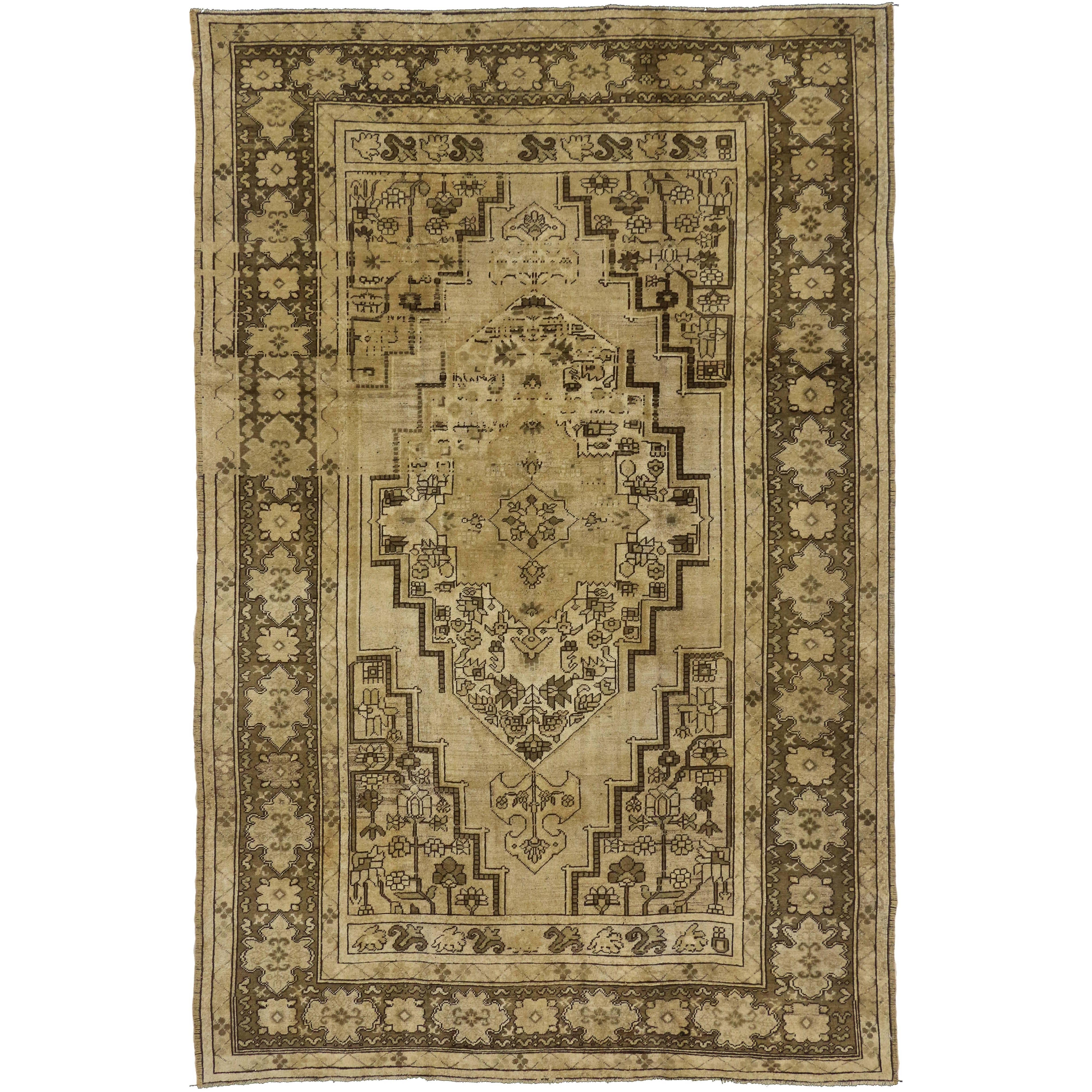 Vintage Turkish Oushak Rug with Traditional Style and Warm Earth-Tones