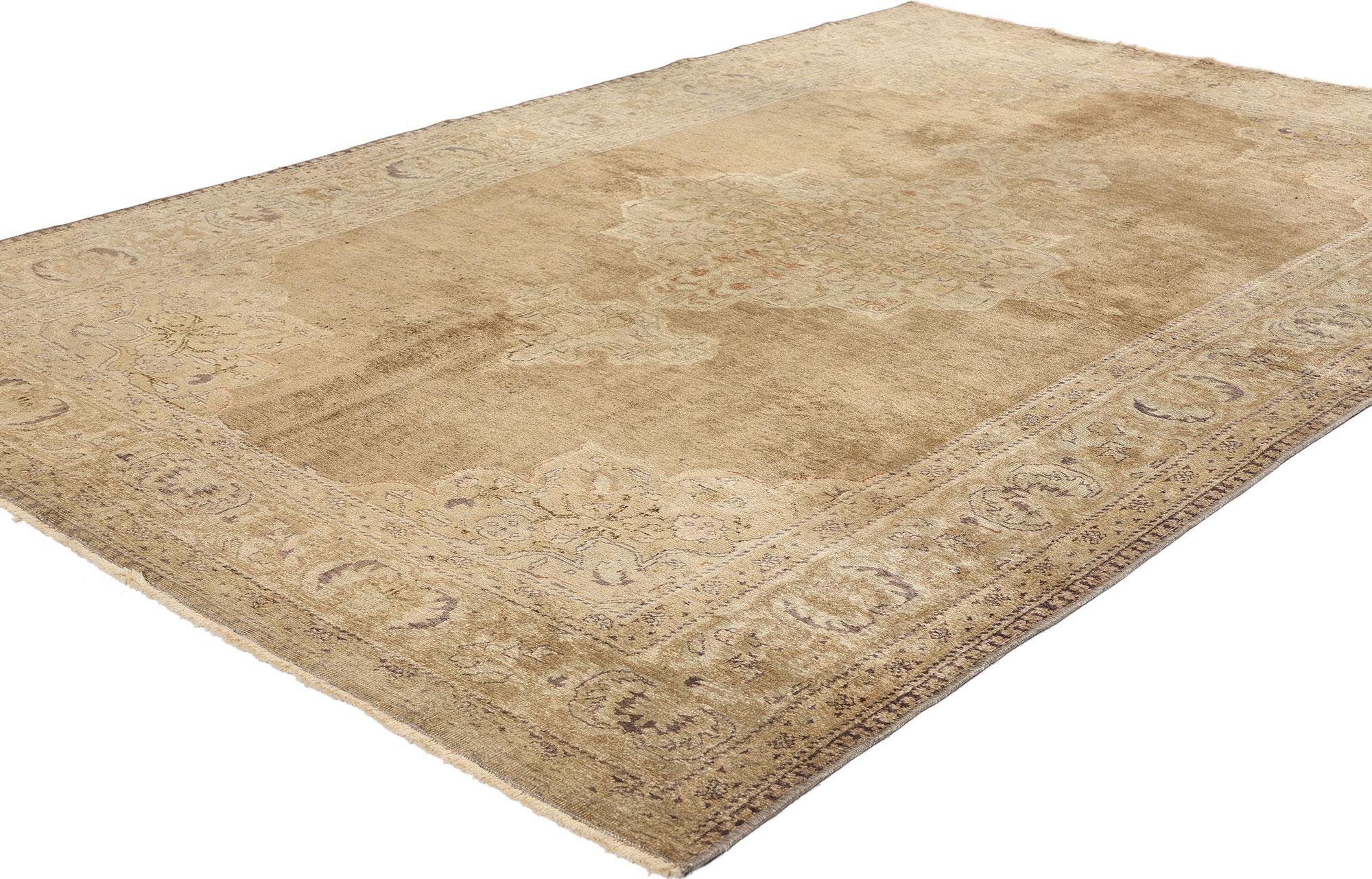 52071 Tappeto Oushak Vintage Brown, 04'09 x 07'01. I tappeti Oushak turchi lavati antichi che non sono afflitti si riferiscono in genere a tappeti Oushak che sono stati sottoposti a uno speciale processo di lavaggio per ammorbidire i colori e