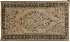 Tappeto turco vintage Oushak con stile tradizionale