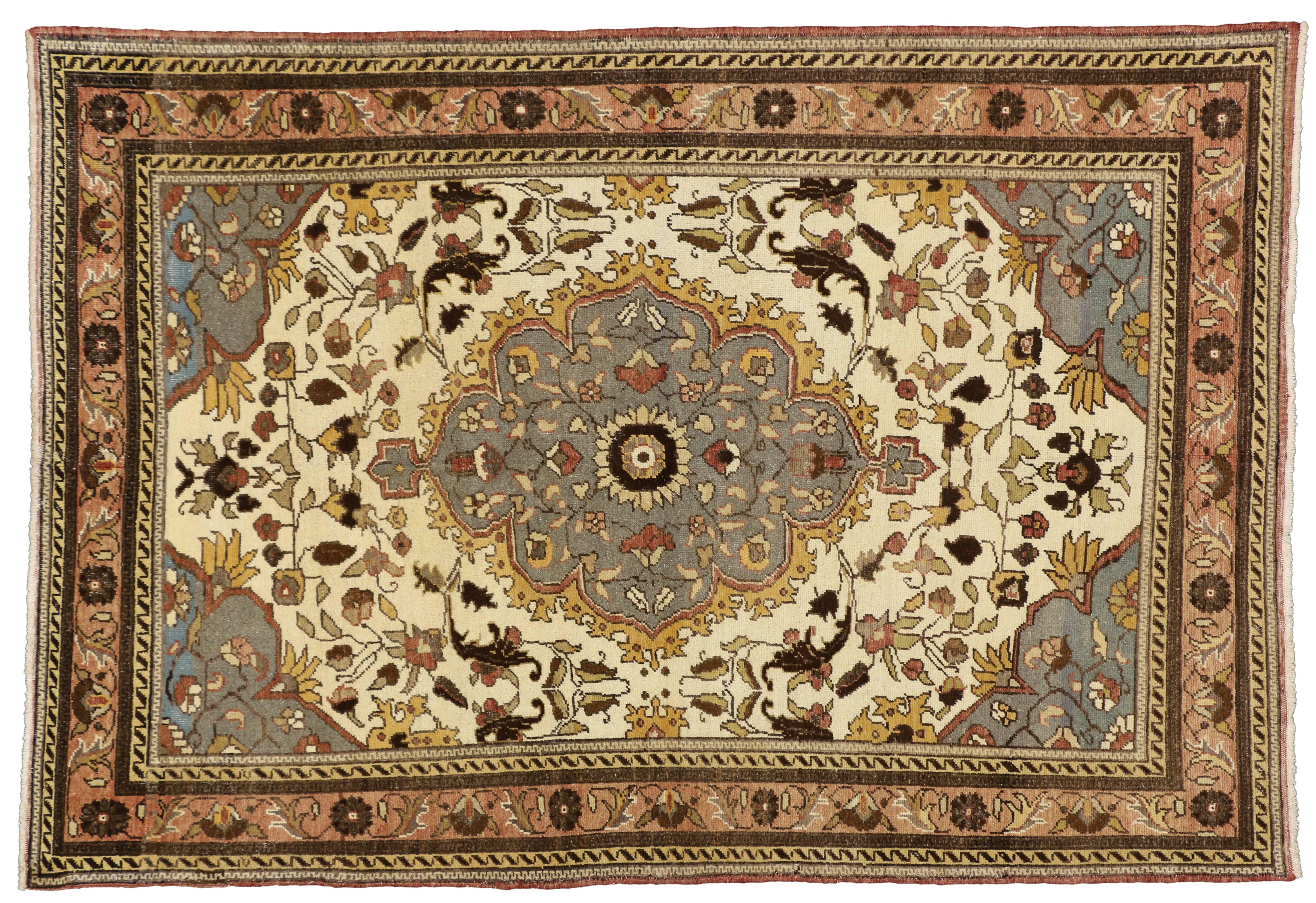 Noué à la main Tapis turc vintage d'Oushak de style traditionnel en vente