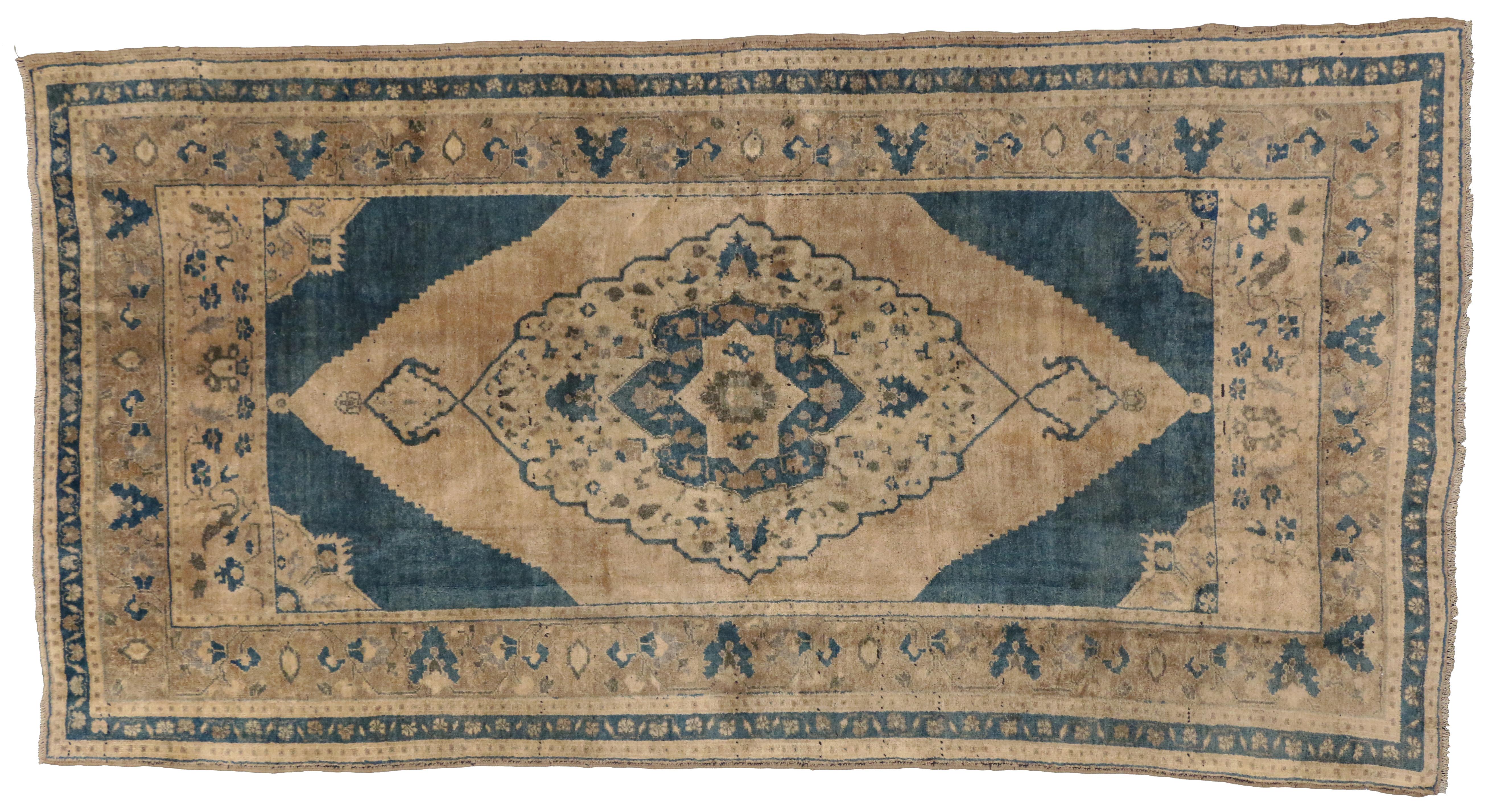 20th Century Vintage Turkish Oushak Rug with Traditional Style For Sale