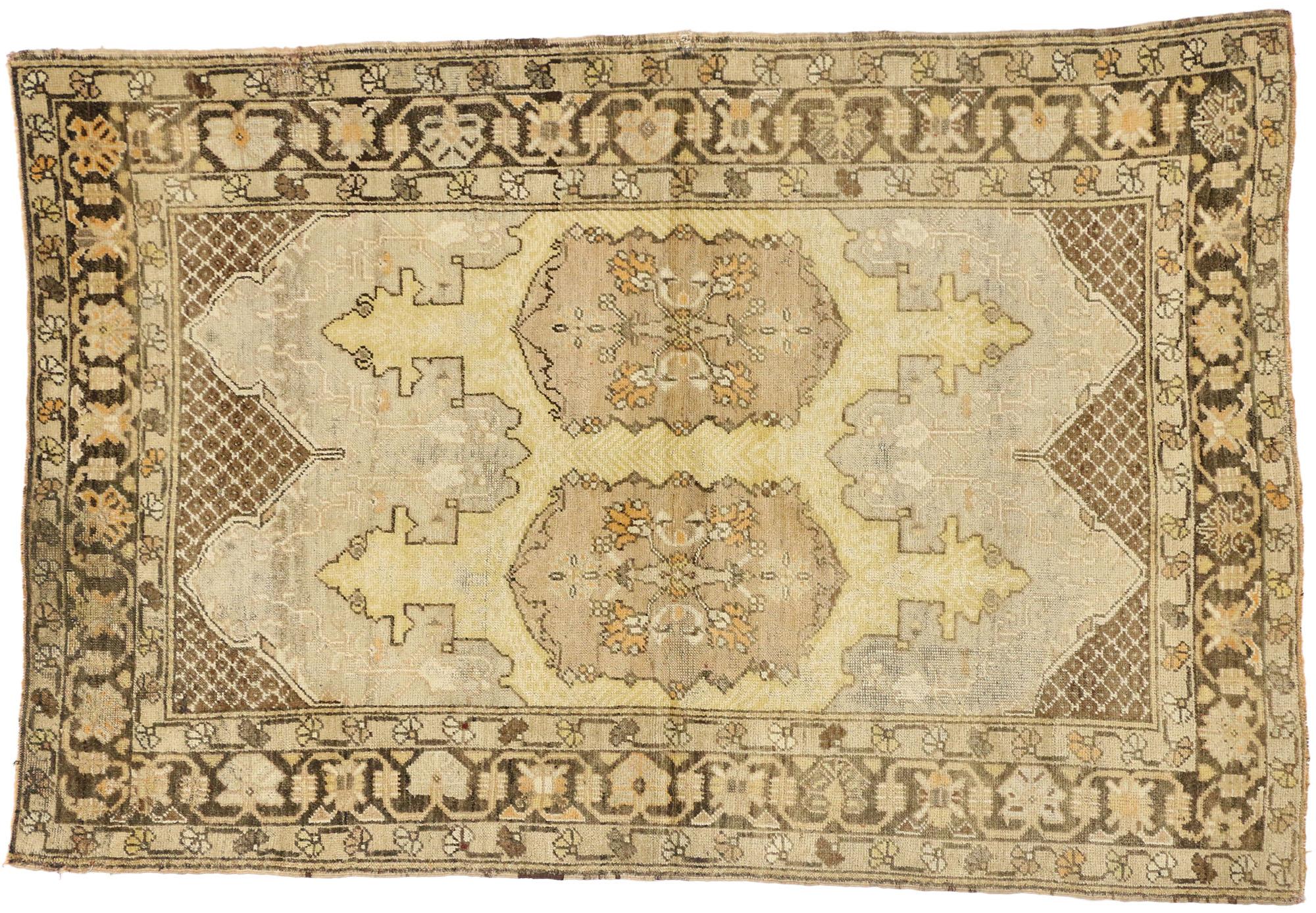 Vintage Turkish Oushak Rug with Traditional Style For Sale 2