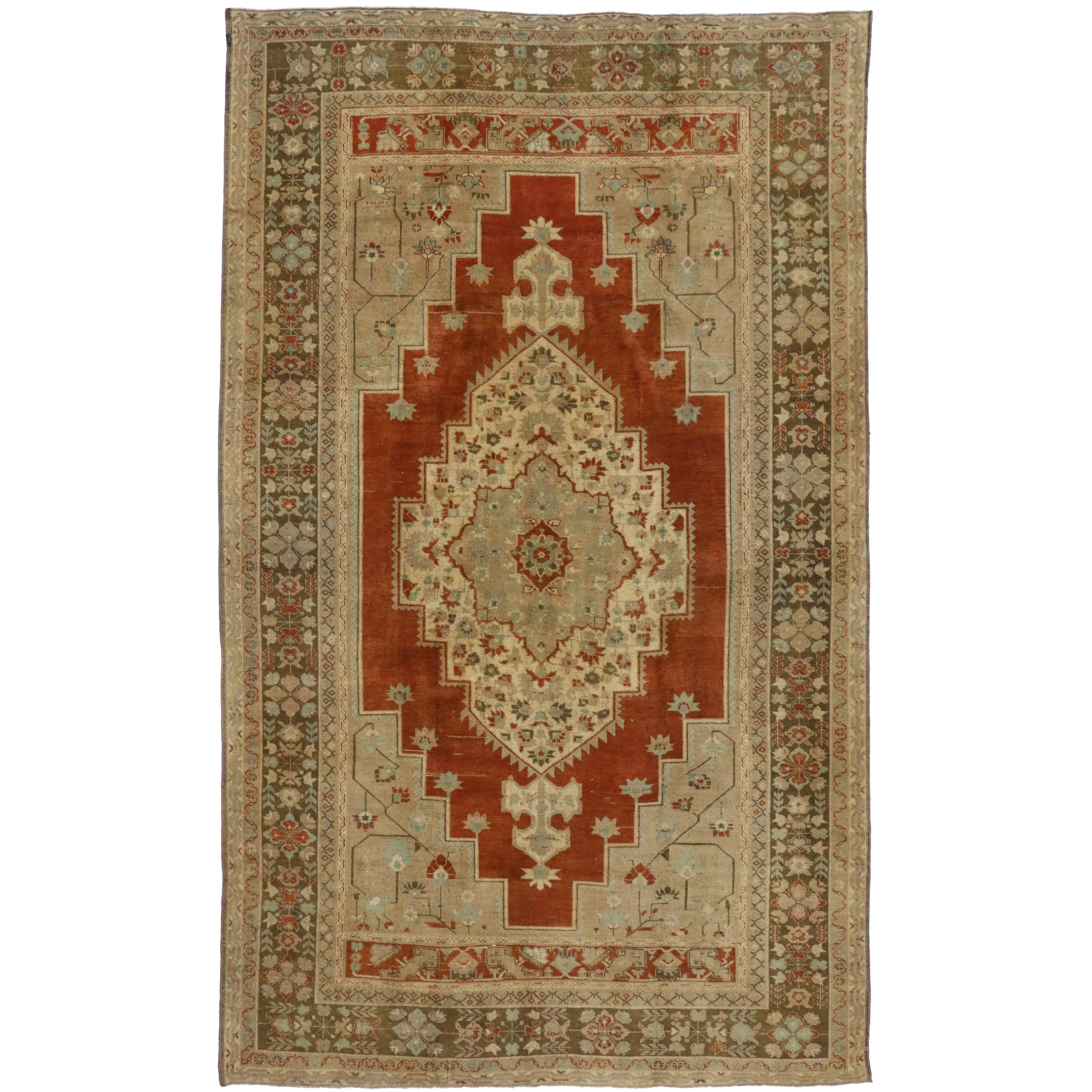 Vintage Turkish Oushak Rug with Traditional Style, Gallery Rug