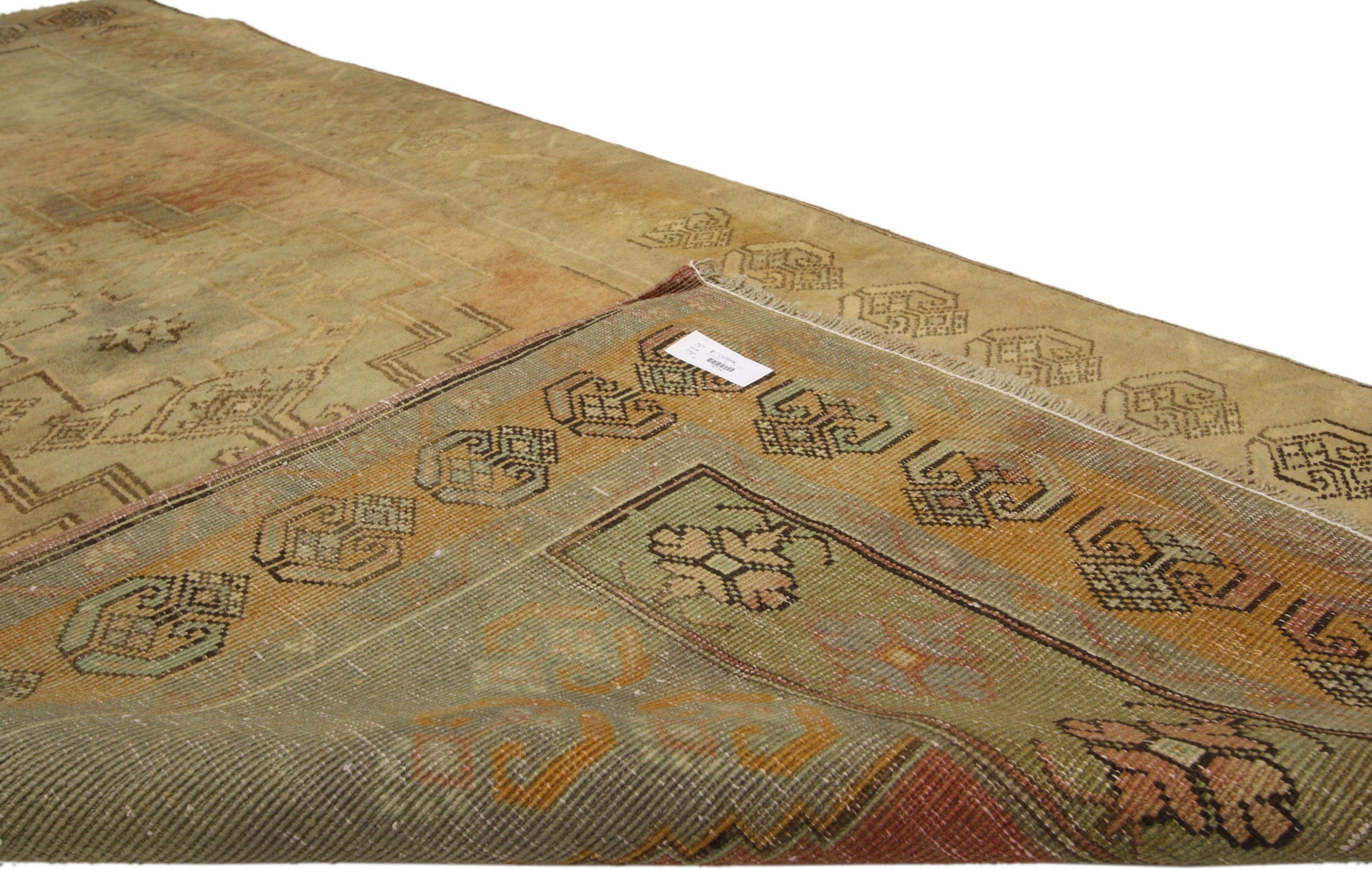 Vintage Turkish Oushak Rug with Traditional Style, Muted Washed Out Colors In Good Condition For Sale In Dallas, TX