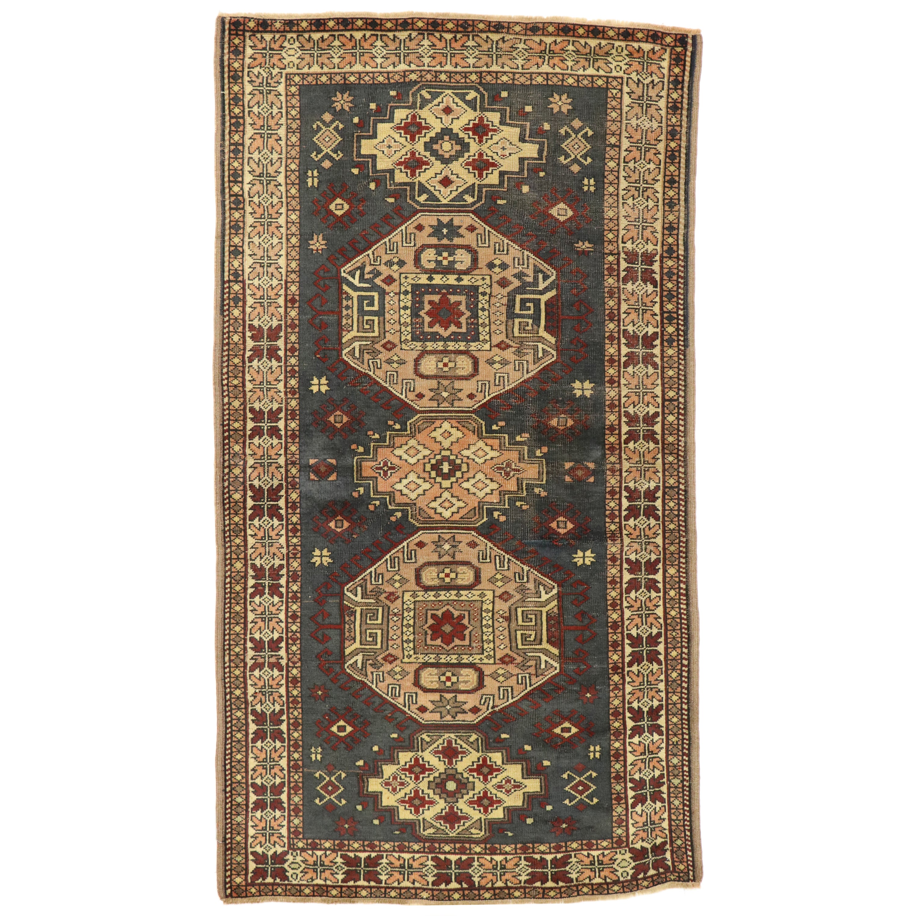Türkischer Oushak-Teppich im Stammesstil, Vintage