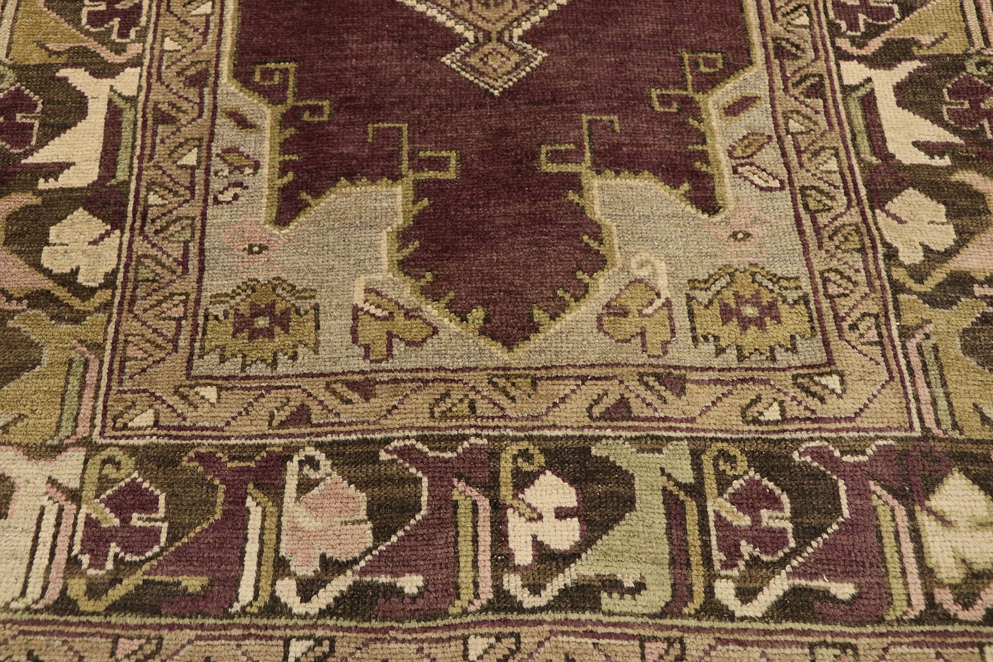 Vintage Turkish Oushak Rug with Venetian Renaissance Style In Good Condition For Sale In Dallas, TX