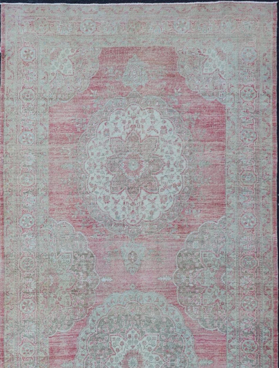 20ième siècle Tapis turc Oushak aux motifs géométriques multicolores et vibrants 5'0 x 14'3 en vente