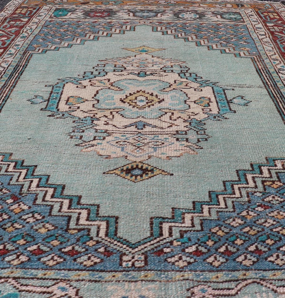 alfombra color teja