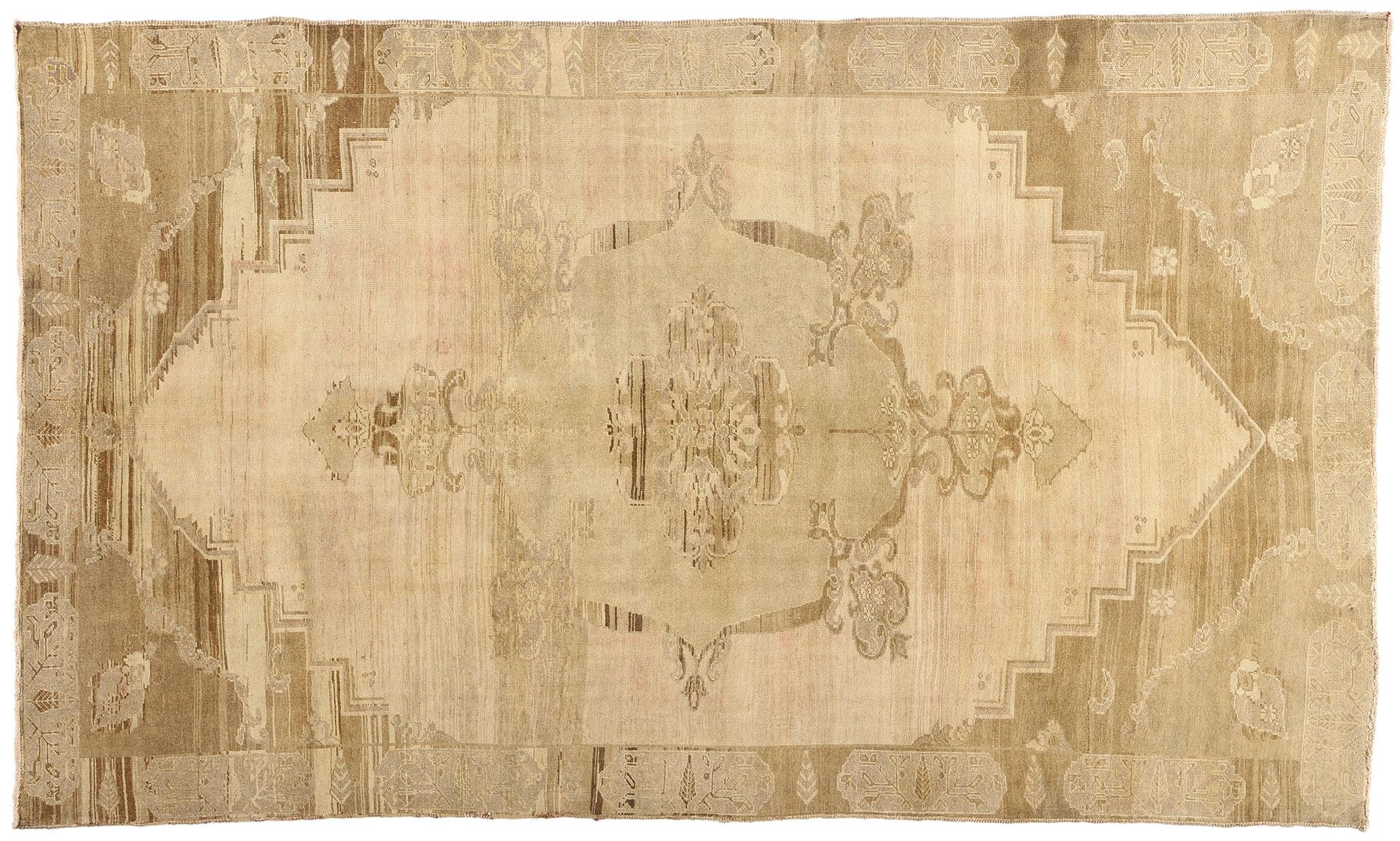1930's Turkish Oushak Rug with Warm, Neutral Colors and Modern Style For Sale 5