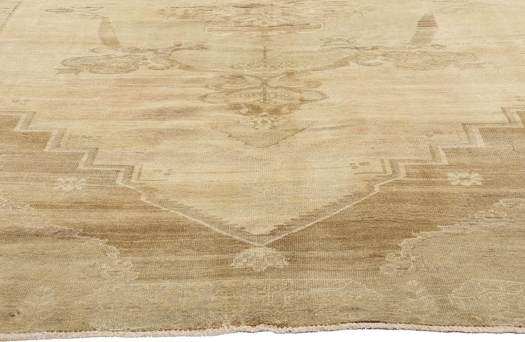 1930's Turkish Oushak Rug with Warm, Neutral Colors and Modern Style In Good Condition For Sale In Dallas, TX