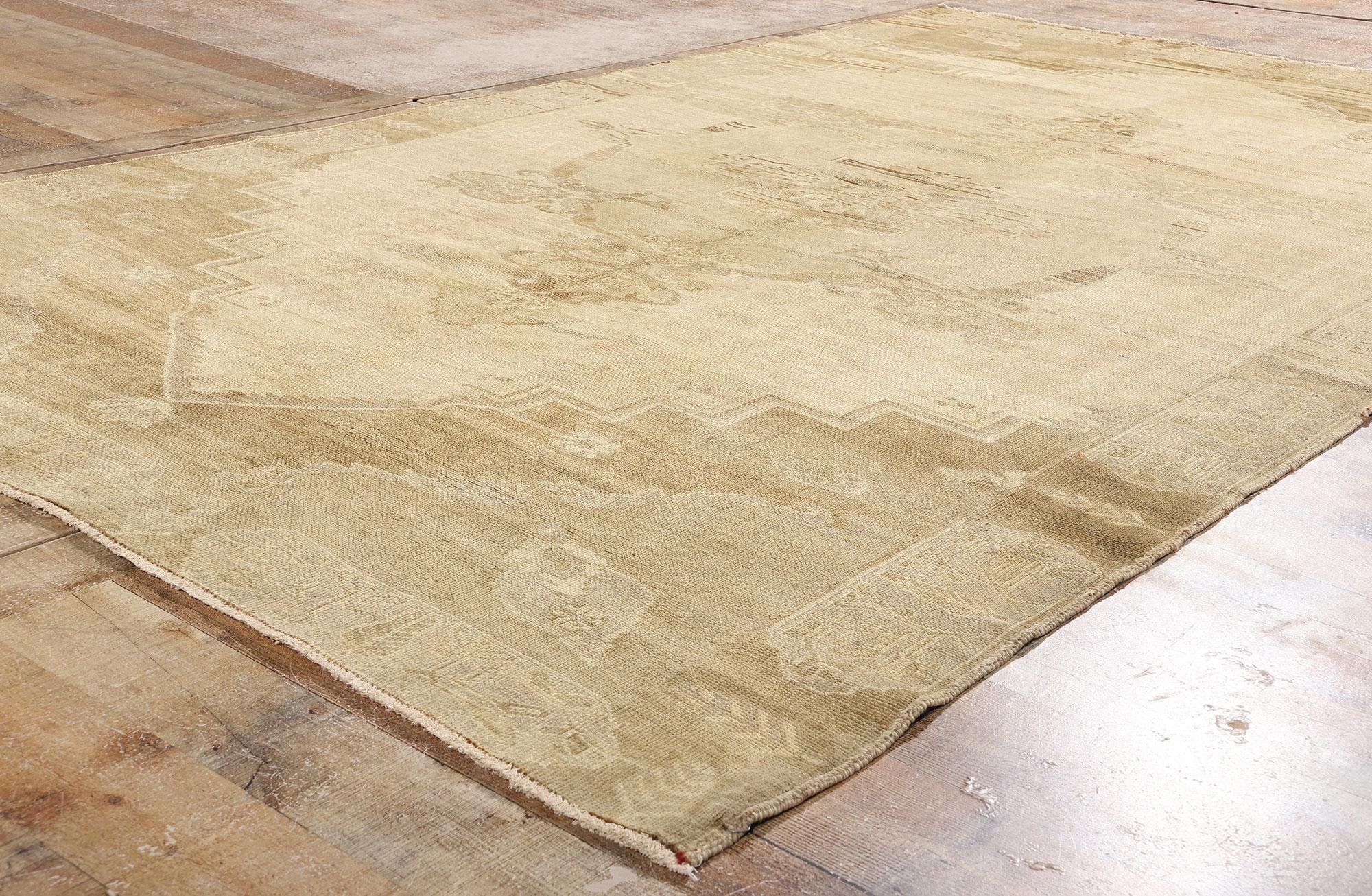 1930's Turkish Oushak Rug with Warm, Neutral Colors and Modern Style For Sale 2