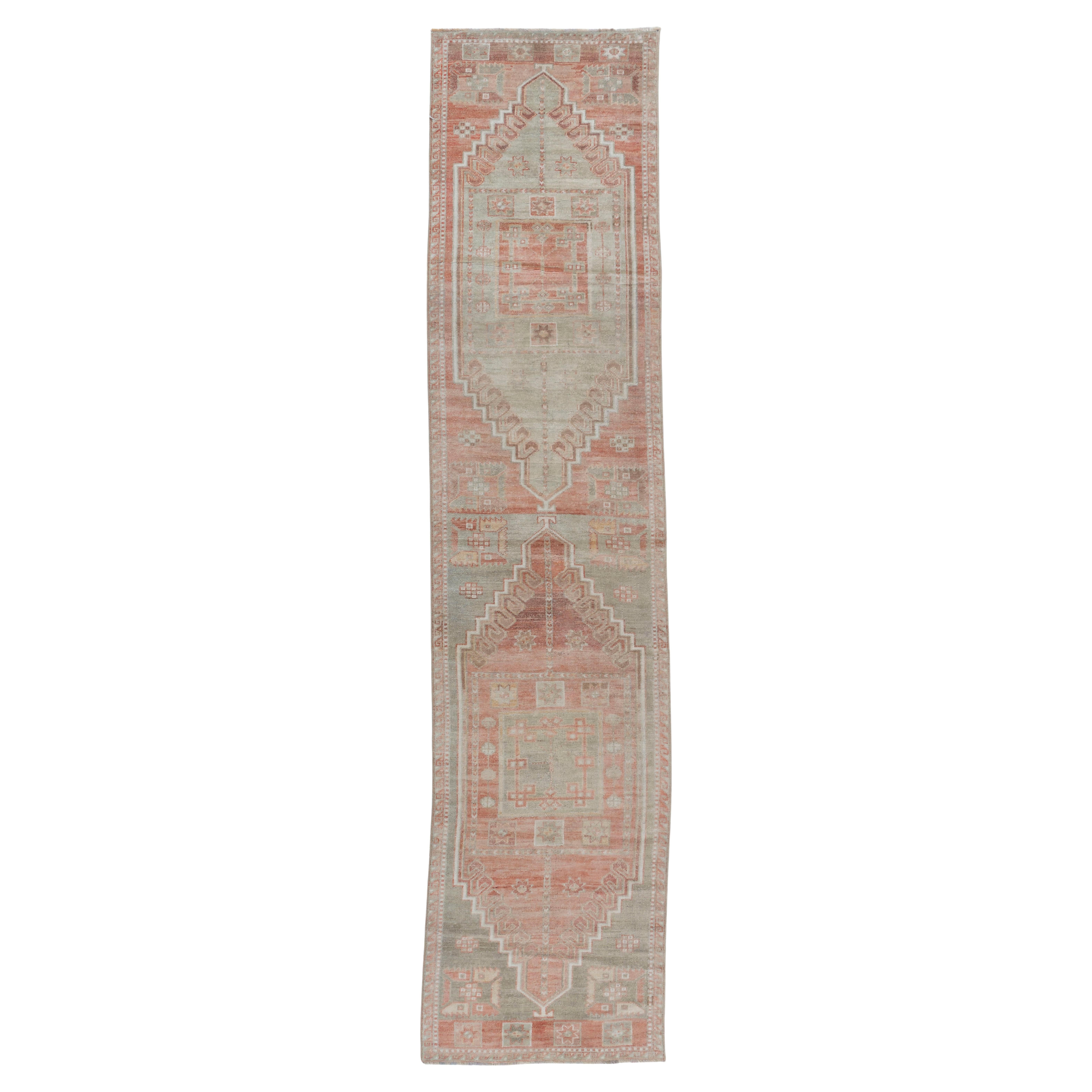 Tapis de couloir turc Oushak vintage 2'1 X 8'11