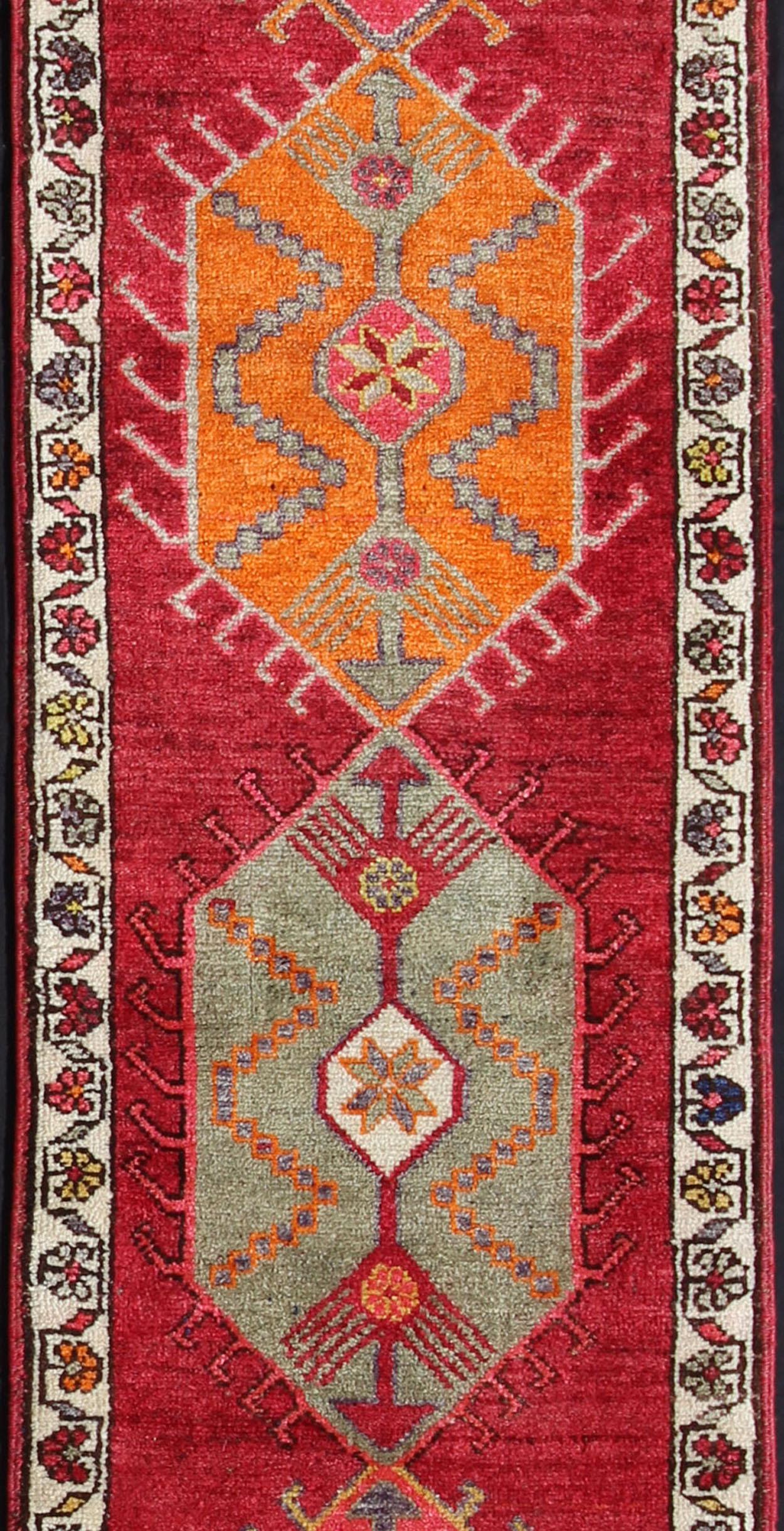 Vintage Turkish Oushak Runner with Bright and Colorful Medallion Design In Good Condition For Sale In Atlanta, GA