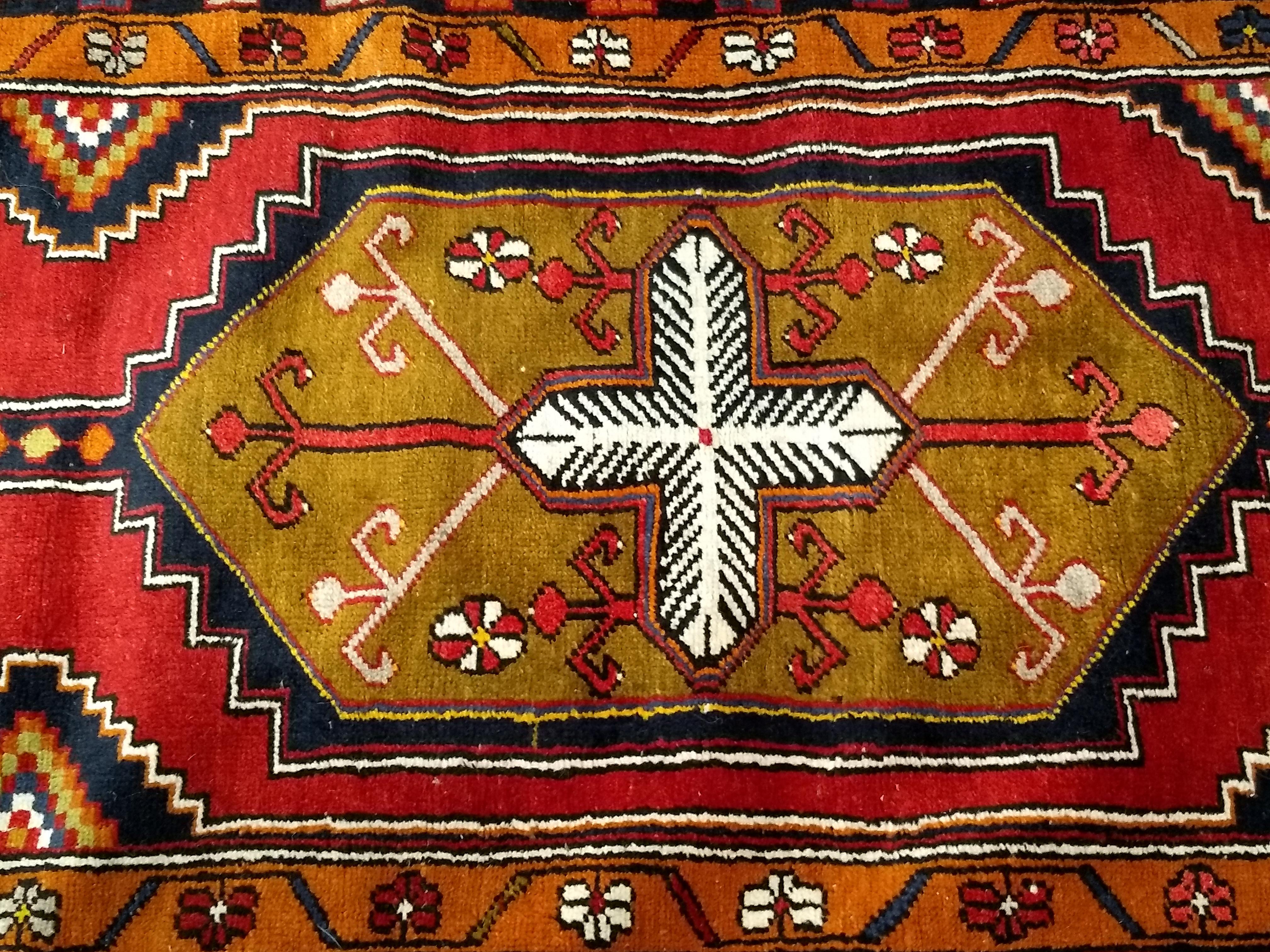 Vintage Turkish Oushak Runner – Red Field with Gold & Ivory Geometric Medallions For Sale 6