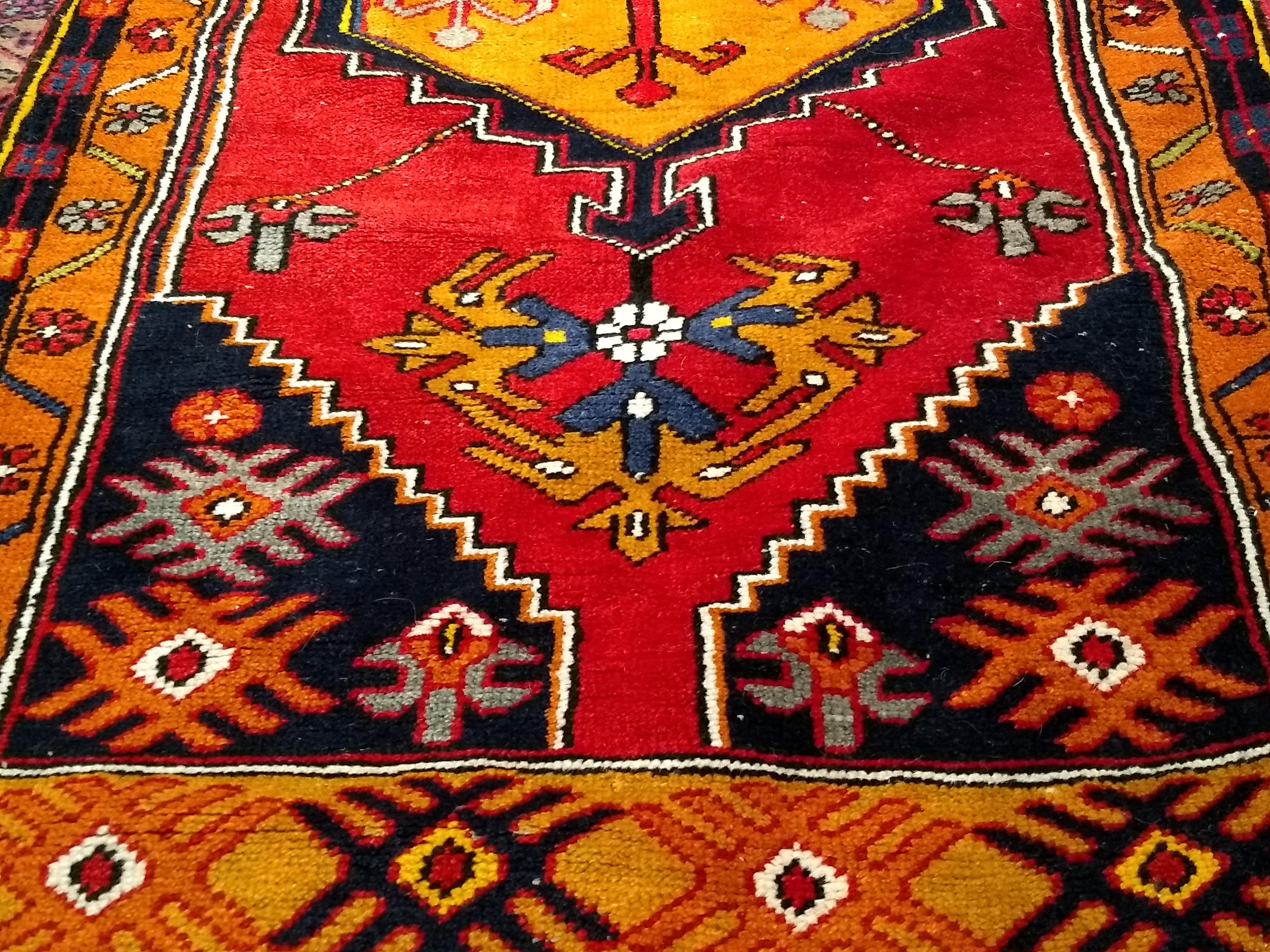 Vintage Turkish Oushak Runner – Red Field with Gold & Ivory Geometric Medallions For Sale 8