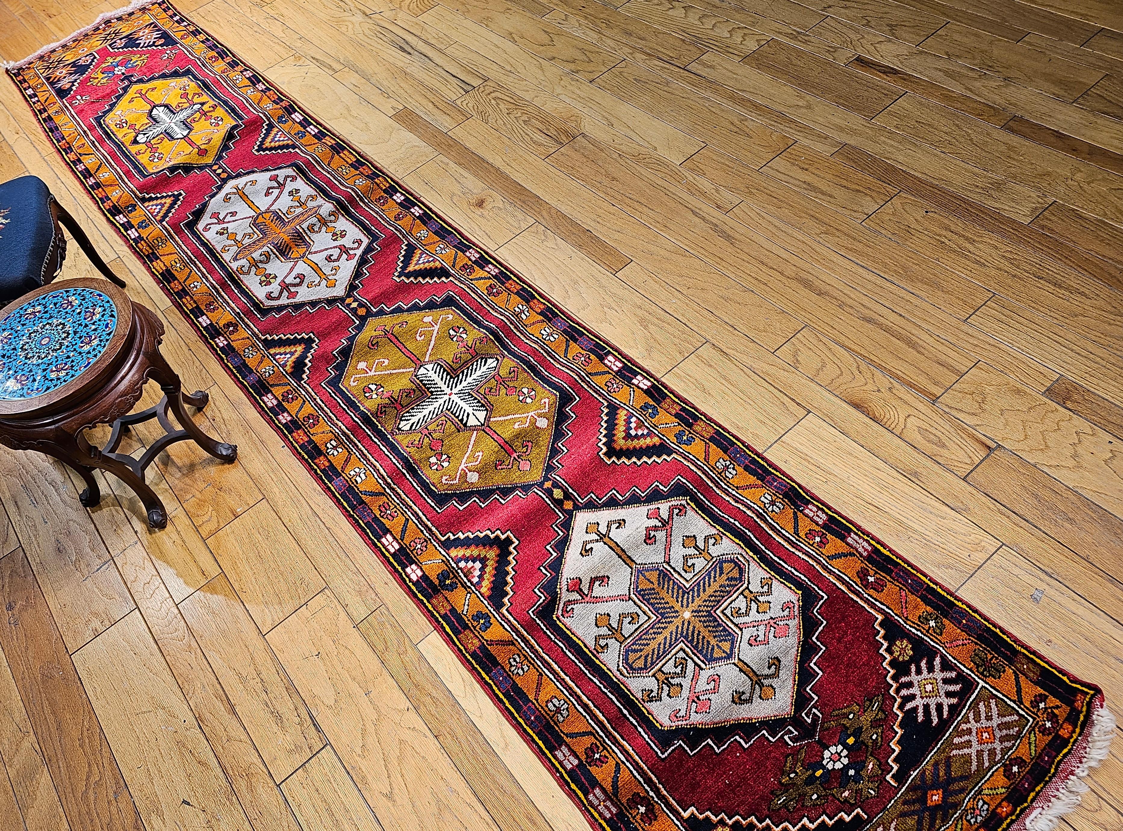 Vintage Turkish Oushak Runner – Red Field with Gold & Ivory Geometric Medallions For Sale 12