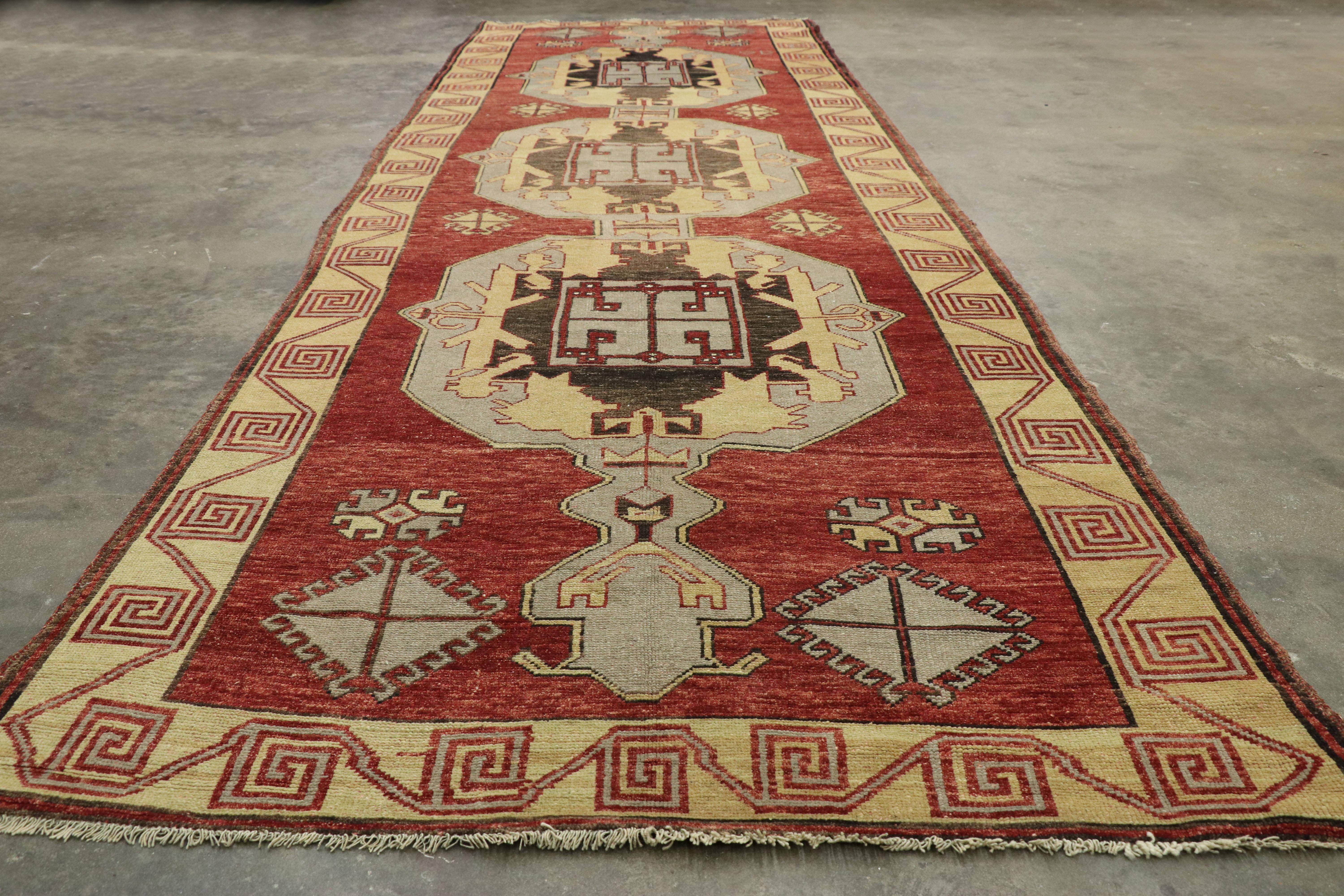 Vintage Turkish Oushak Runner with Mid-Century Modern Style, Wide Hallway Runner In Good Condition For Sale In Dallas, TX