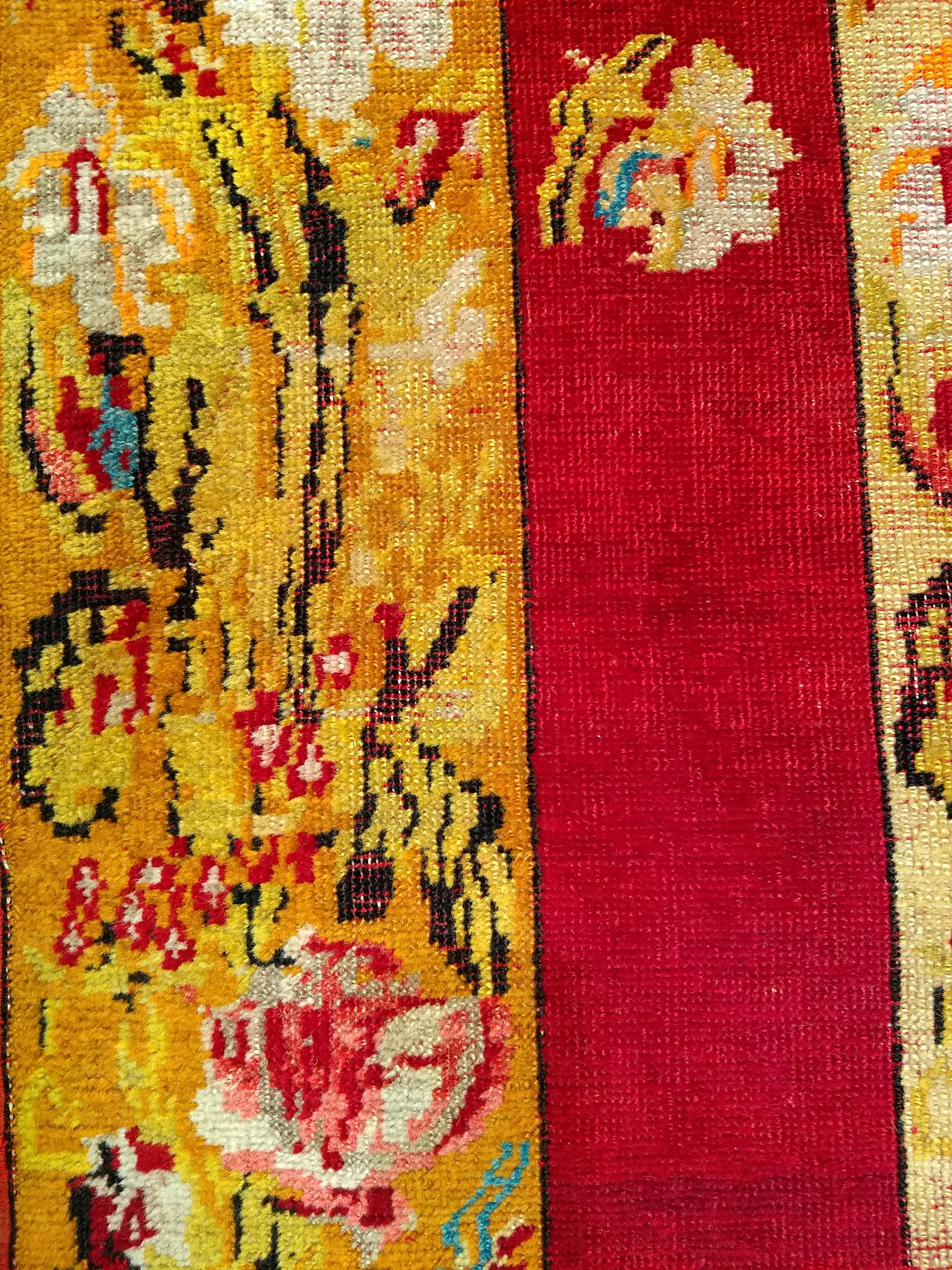 Laine Tapis de couloir Aubusson français vintage à motif floral jaune, rouge, turquoise en vente