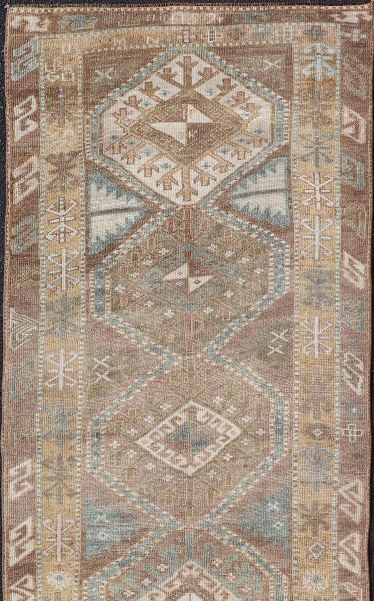 Runner Oushak turco vintage con medaglioni geometrici in tonalità terra 3'7 x 10'8 in vendita 5