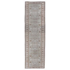 Läufer aus türkischem Oushak in neutralen Tönen, Taupe, Grau, Creme und Brown