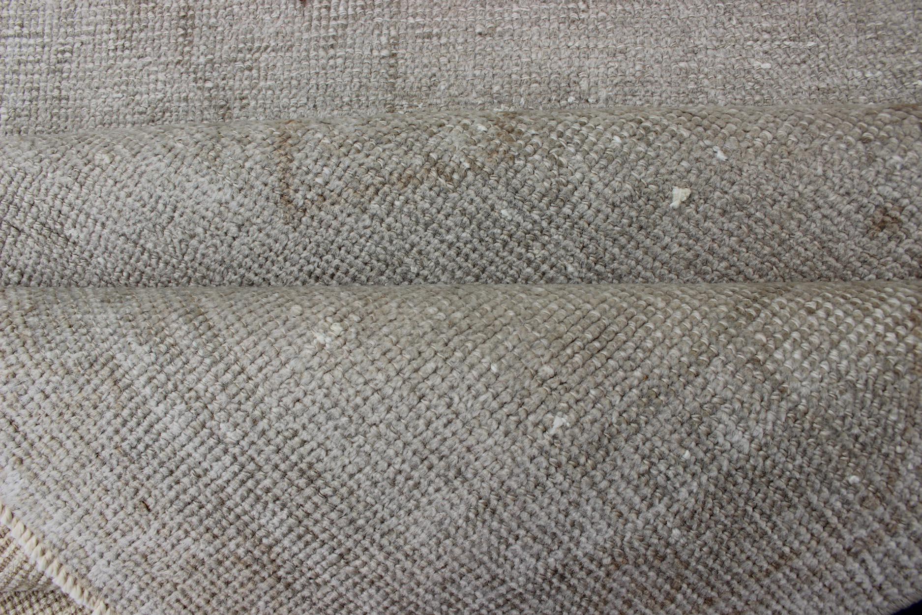 Vintage Turkish Oushak Läufer in Soft Taupe und Pale Light Blue 3'7 x 11'1 (Wolle) im Angebot